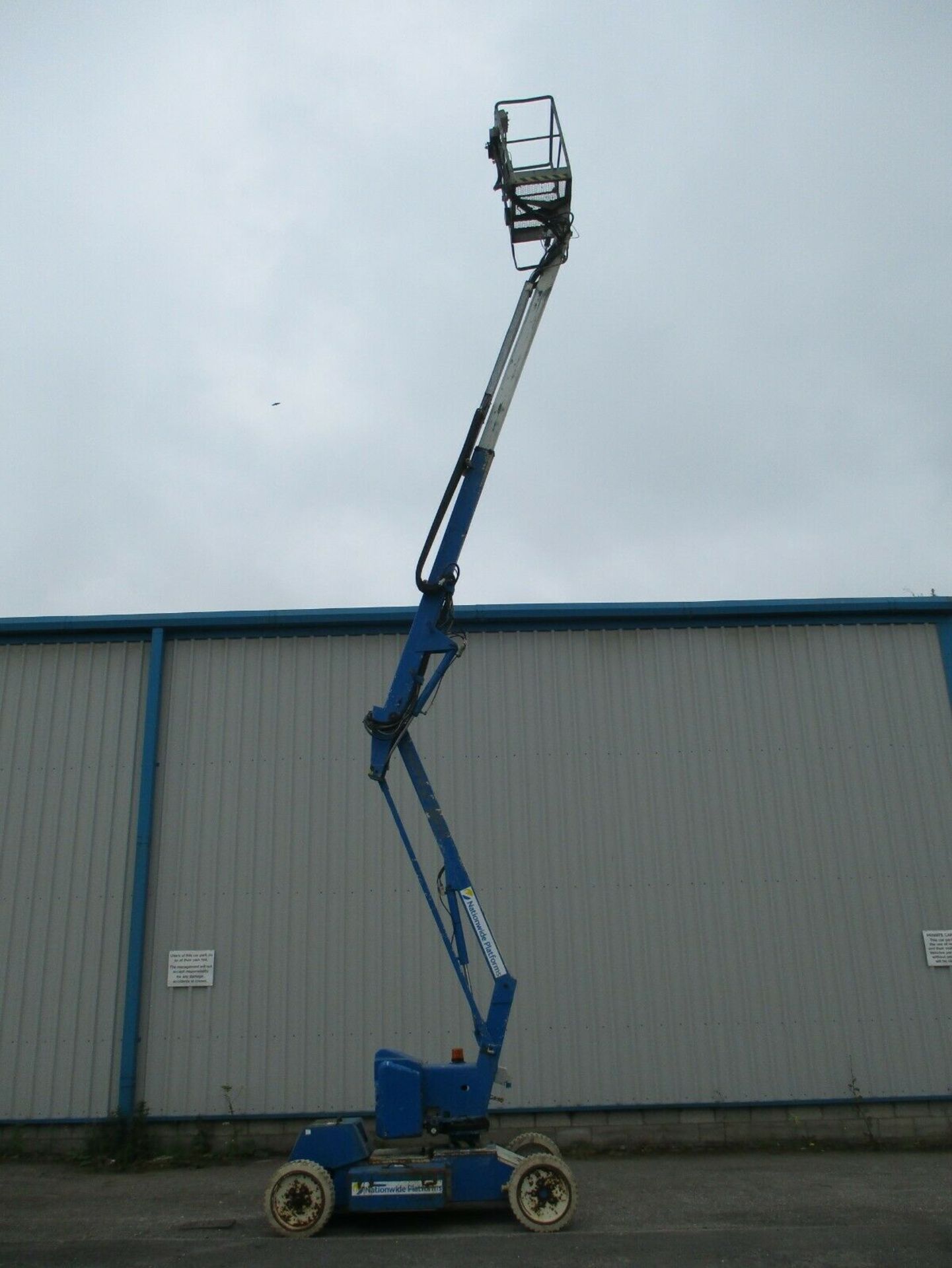 2008 Nifty lift HR 12 Cherry Picker Access Platform Scissor Lift - Image 4 of 10