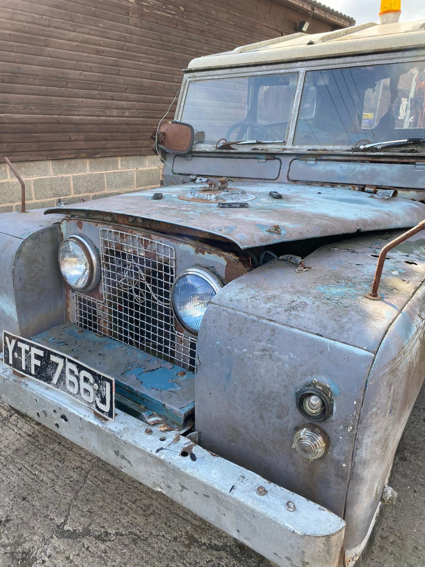 Barn Find Land Rover Series 2A - Image 4 of 13