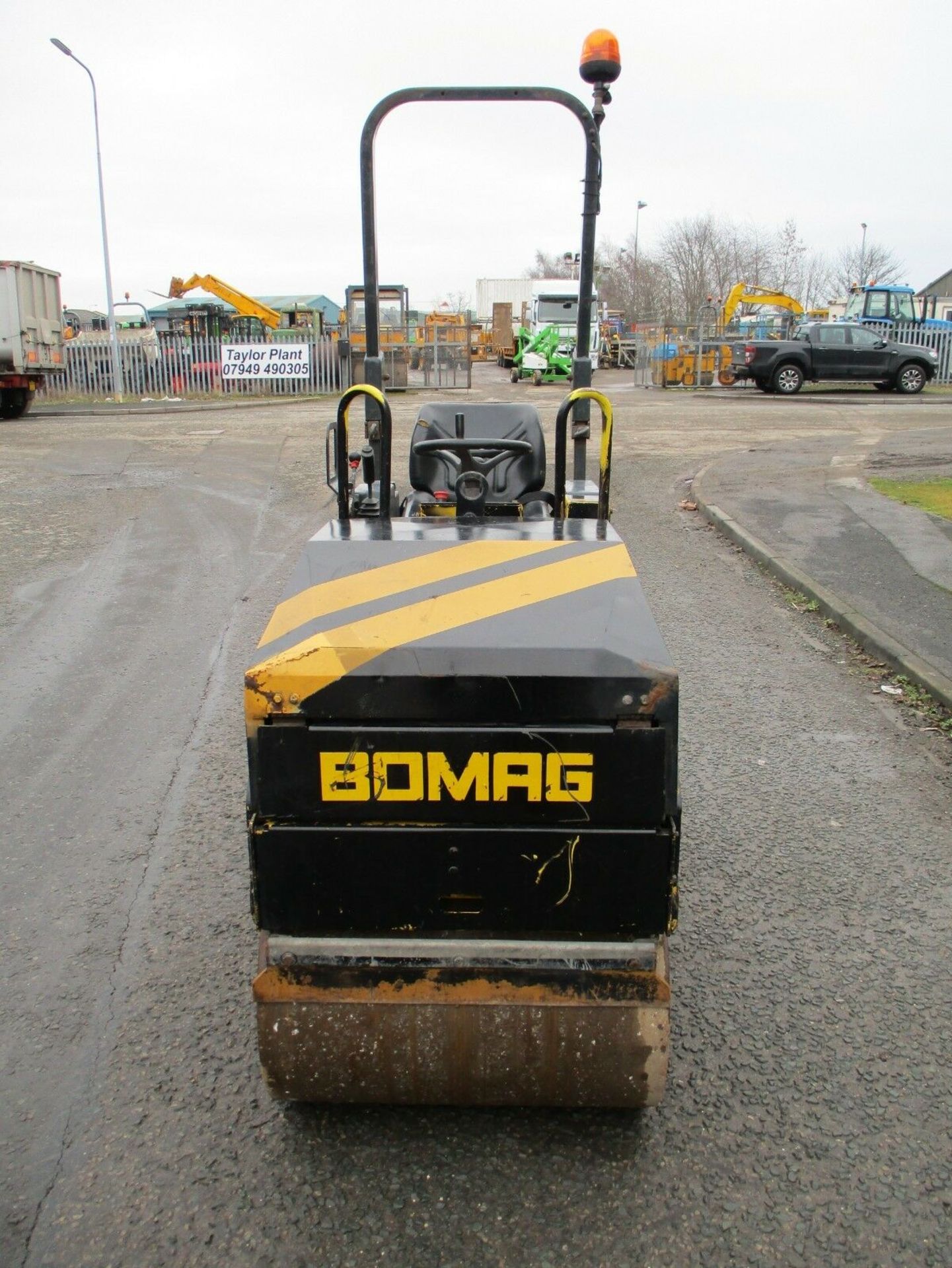 2007 Bomag BW80 Vibrating Roller ride on - Image 5 of 7