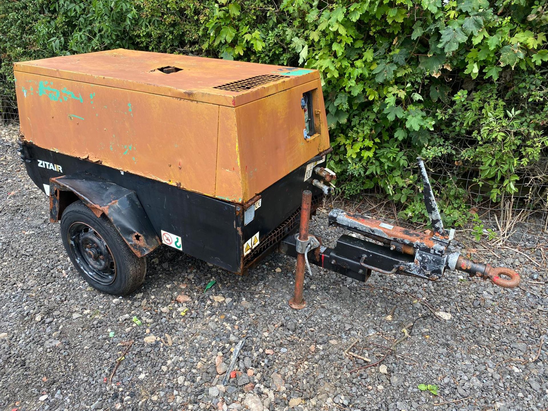 Compair Towable Diesel Compressor - Image 8 of 9