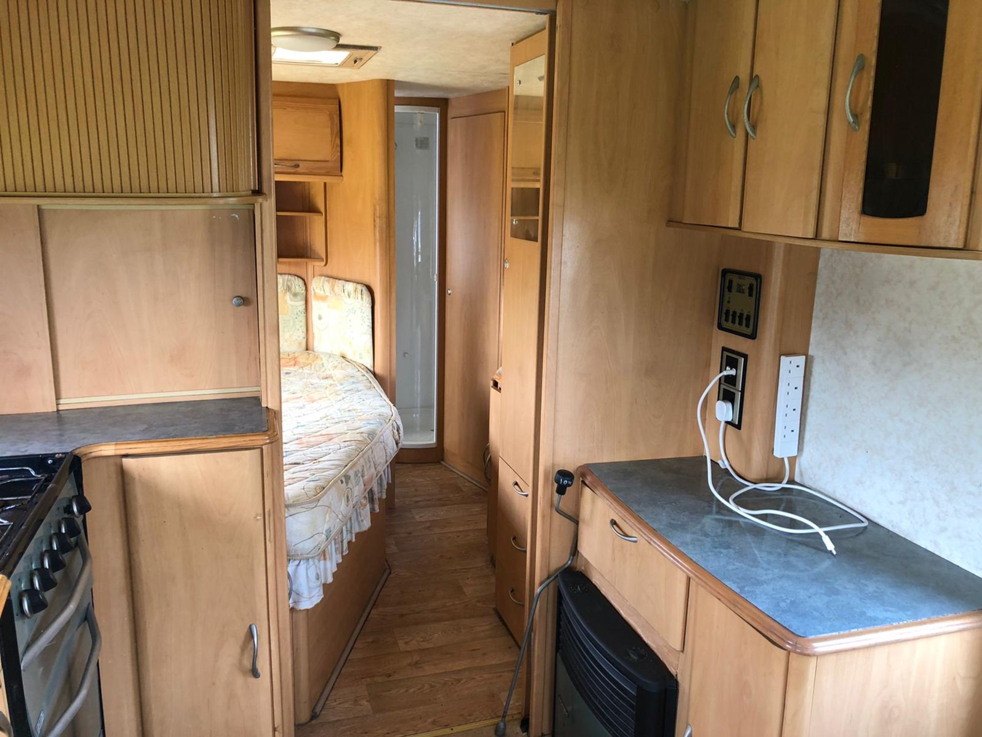 Lunar Lexon 4 Berth Caravan 2004 - Image 12 of 12