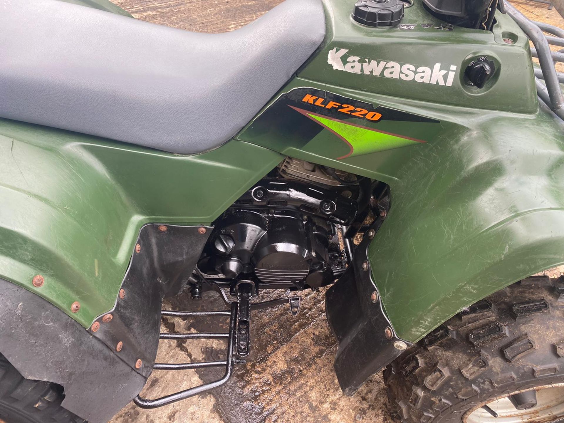 Kawaskai KLF220 Farm Quad 2000 - Image 3 of 6