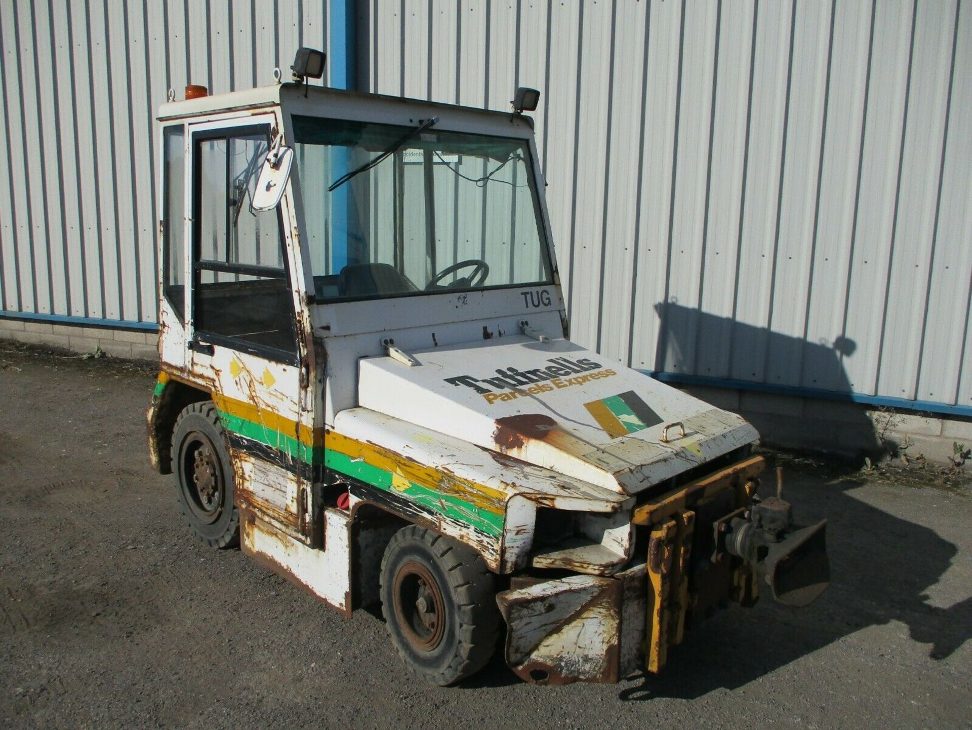 Nissan Tug - Image 11 of 12