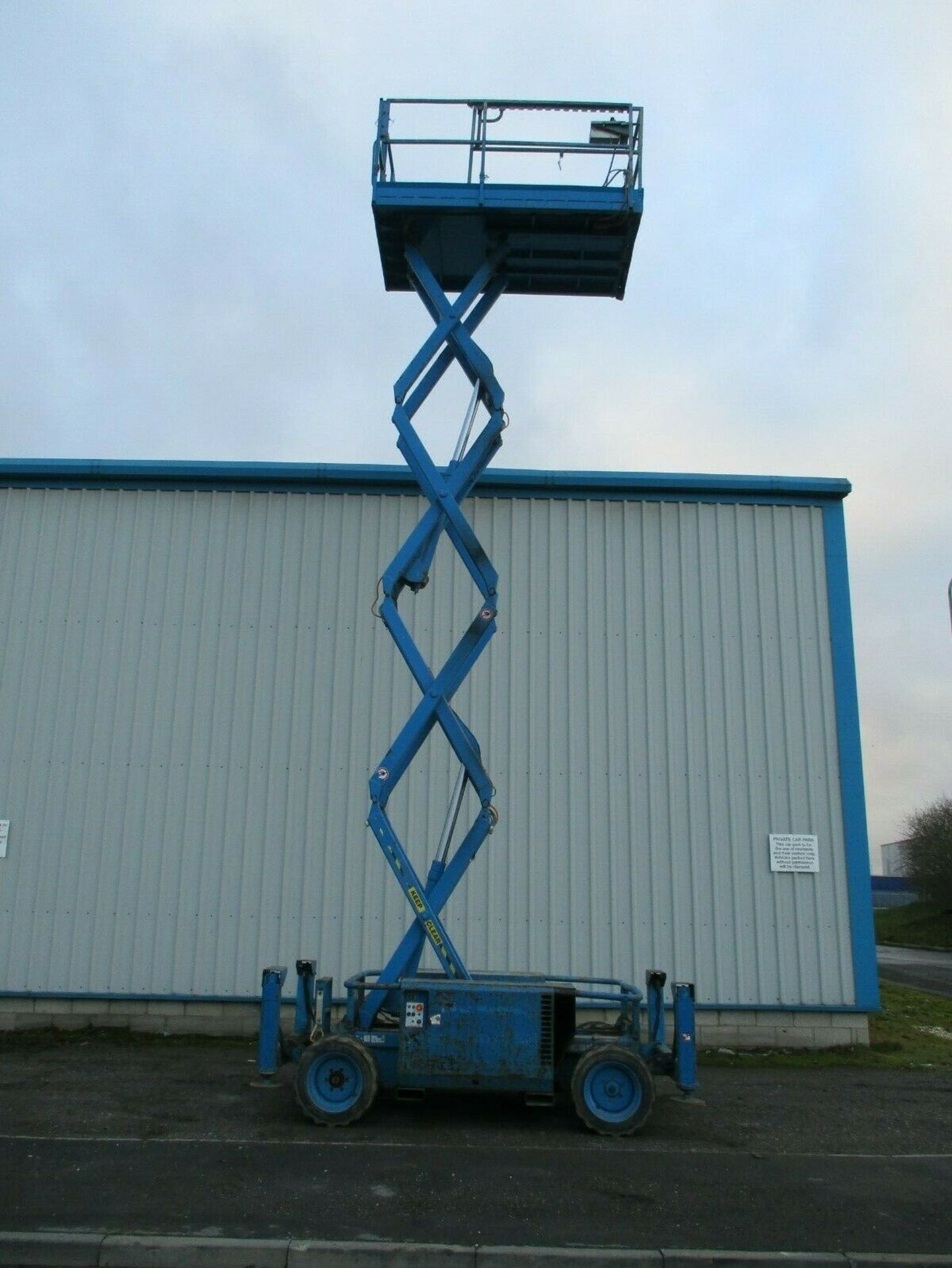 2007 Skyjack 6826 RT 4wd Scissor Lift Access Platform Cherry Picker MEWP Genie - Image 9 of 9