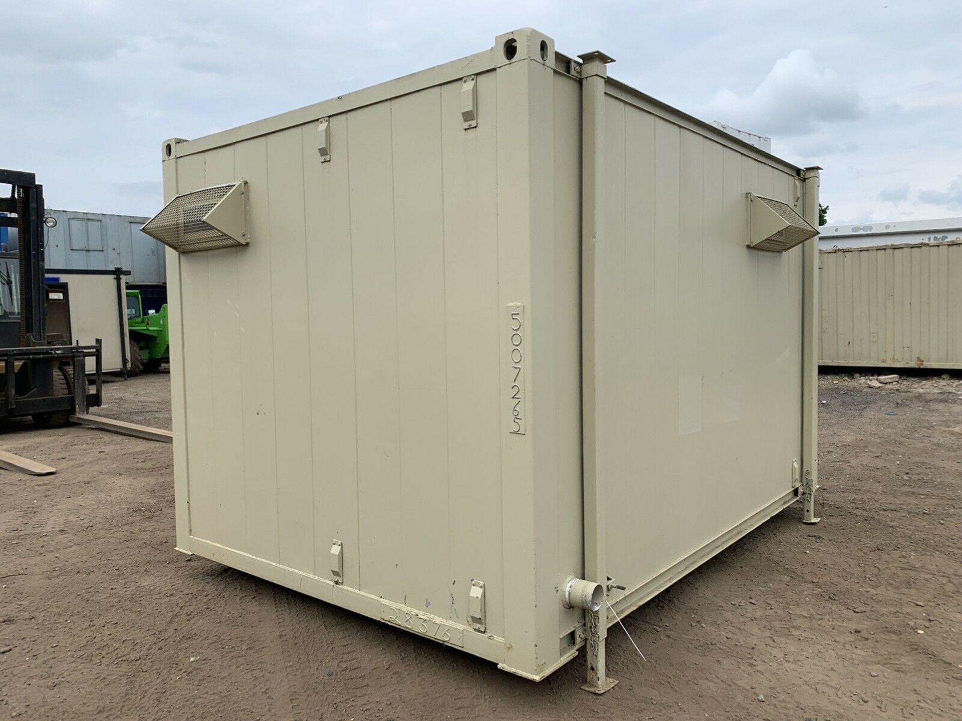 Portable Toilet Block 12ft - Image 4 of 11