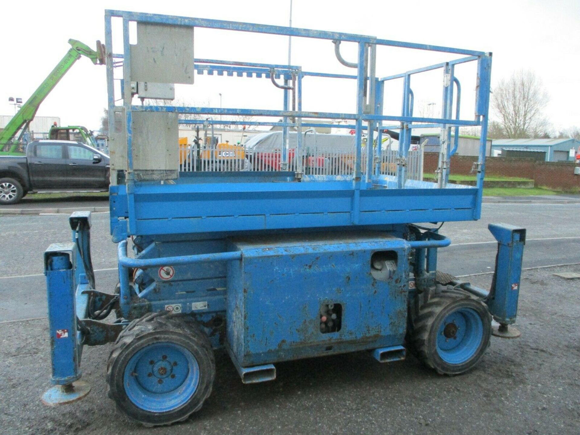 2007 Skyjack 6826 RT 4wd Scissor Lift Access Platform Cherry Picker MEWP Genie - Image 5 of 9