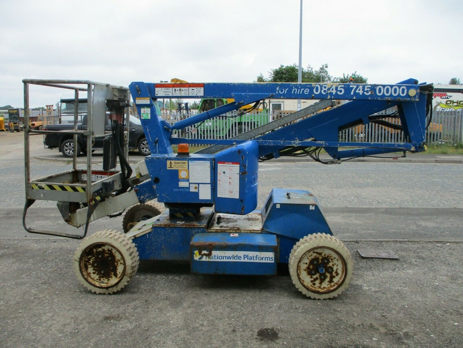 2008 Nifty lift HR 12 Cherry Picker Access Platform Scissor Lift - Image 8 of 10