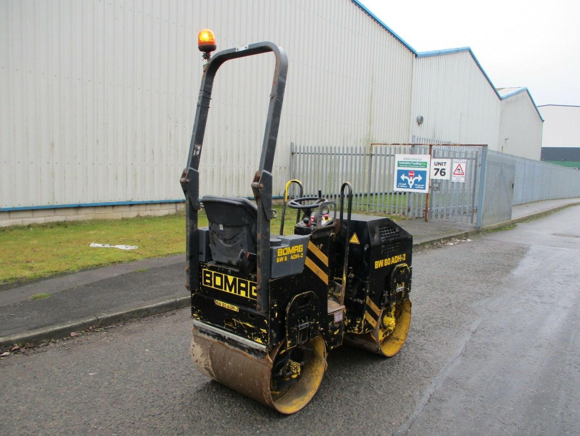 2007 Bomag BW80 Vibrating Roller ride on - Image 2 of 7