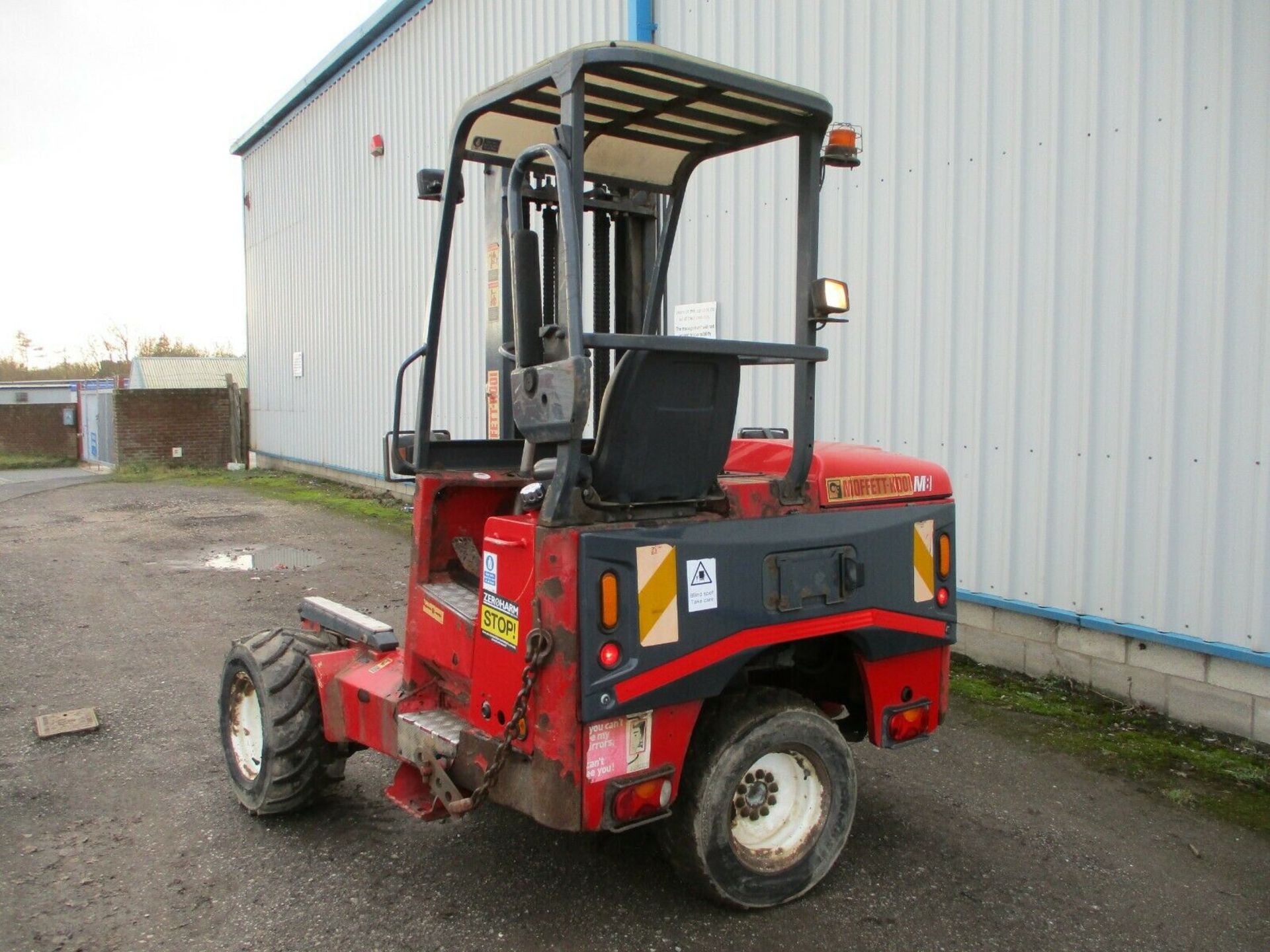 2005 Moffett Mounty M8 25.3 Truck Mounted Forklift - Image 4 of 11