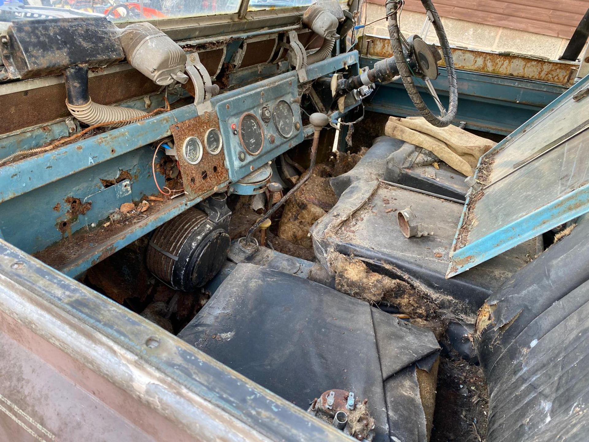 Barn Find Land Rover Series 2A - Image 6 of 13