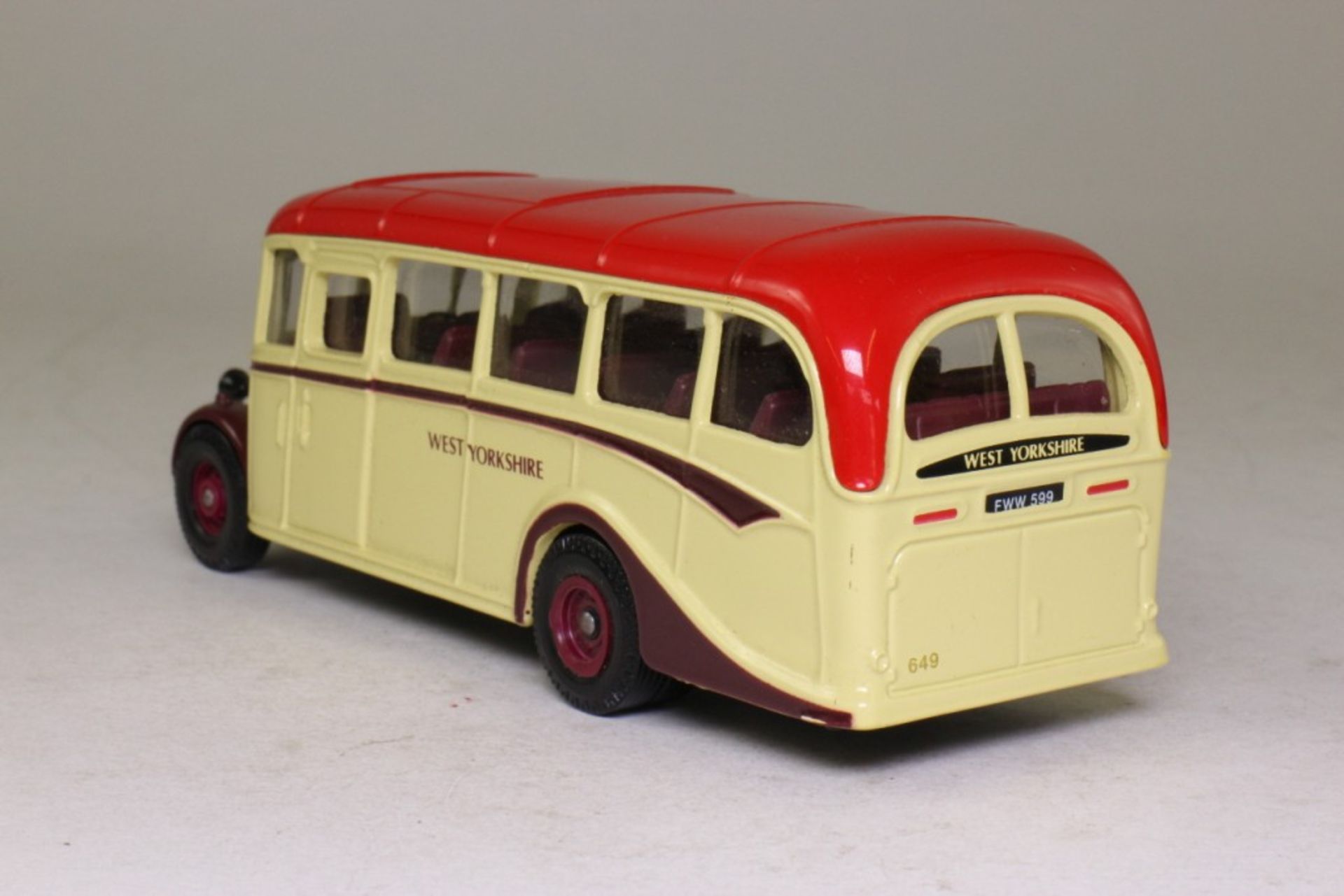 Limited Edition Corgi Bedford OB Coach West Yorkshire - D949/26 - Image 4 of 8