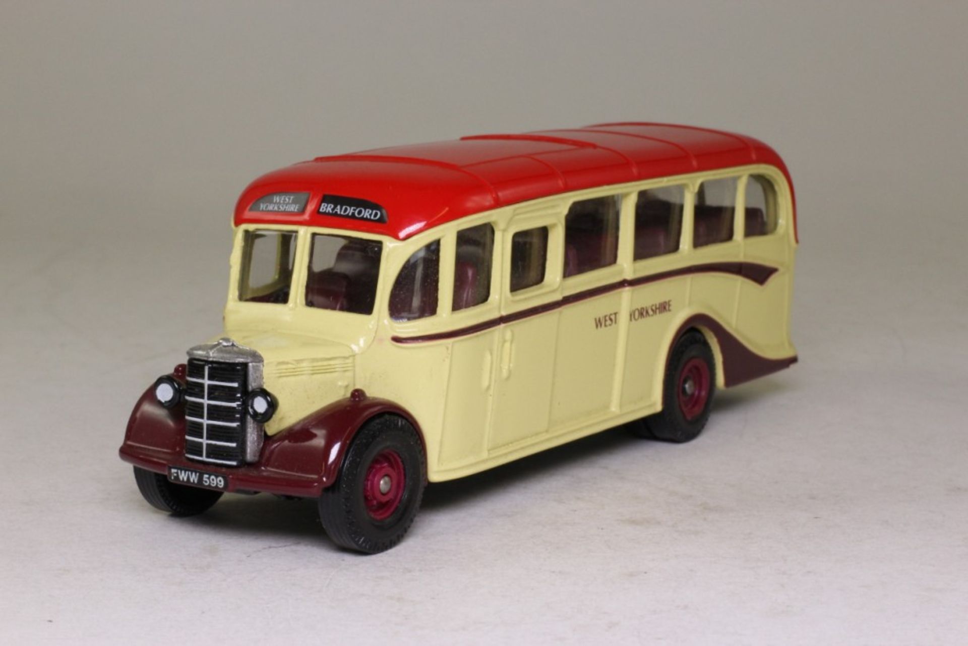 Limited Edition Corgi Bedford OB Coach West Yorkshire - D949/26 - Image 2 of 8