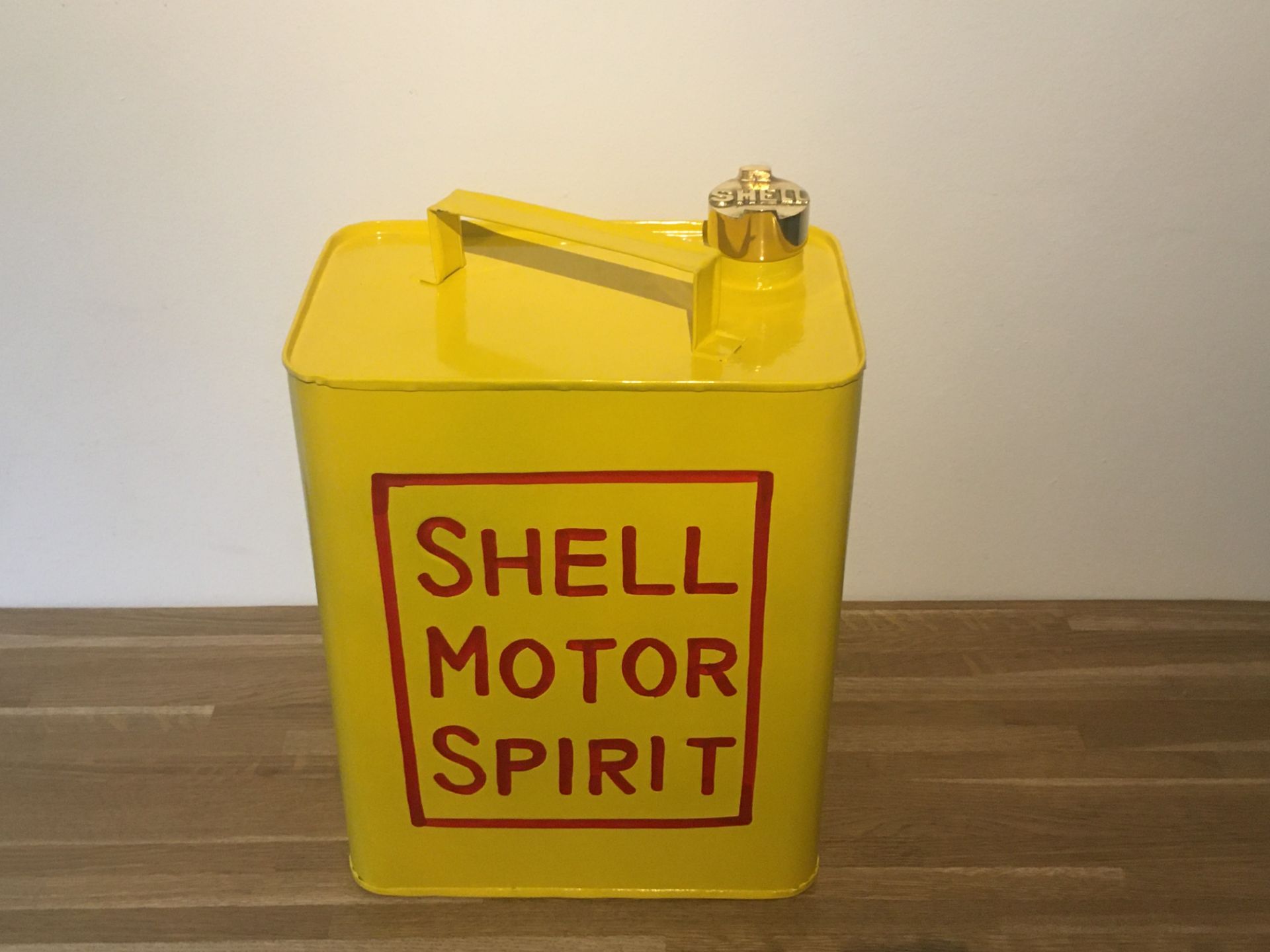 Shell Typeface Oil Can - Image 6 of 7