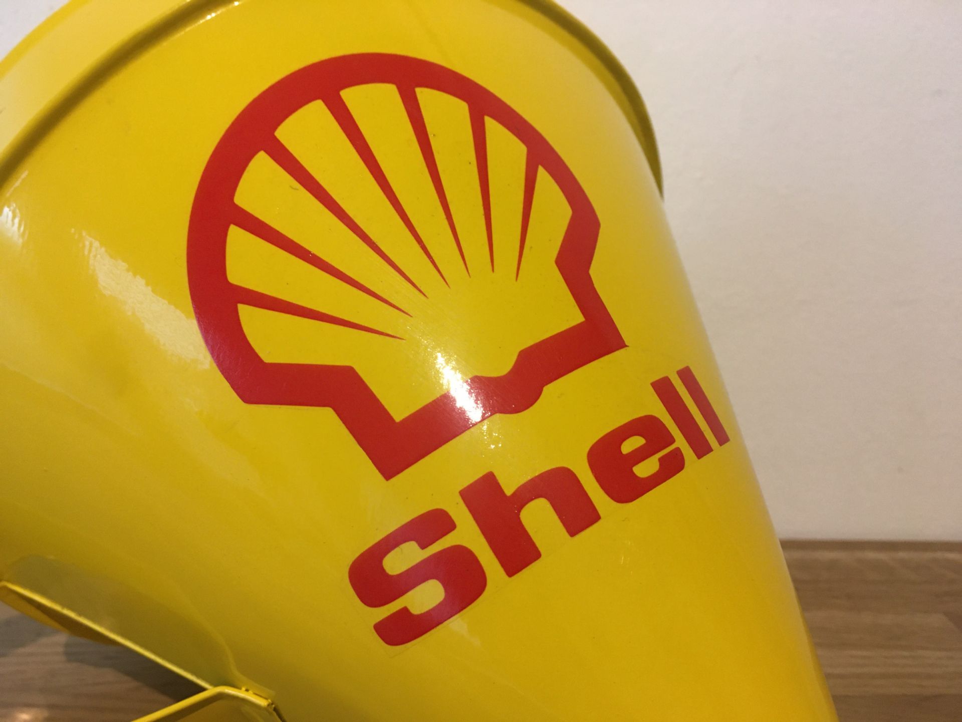 Medium Shell Oil Funnel - Image 2 of 5