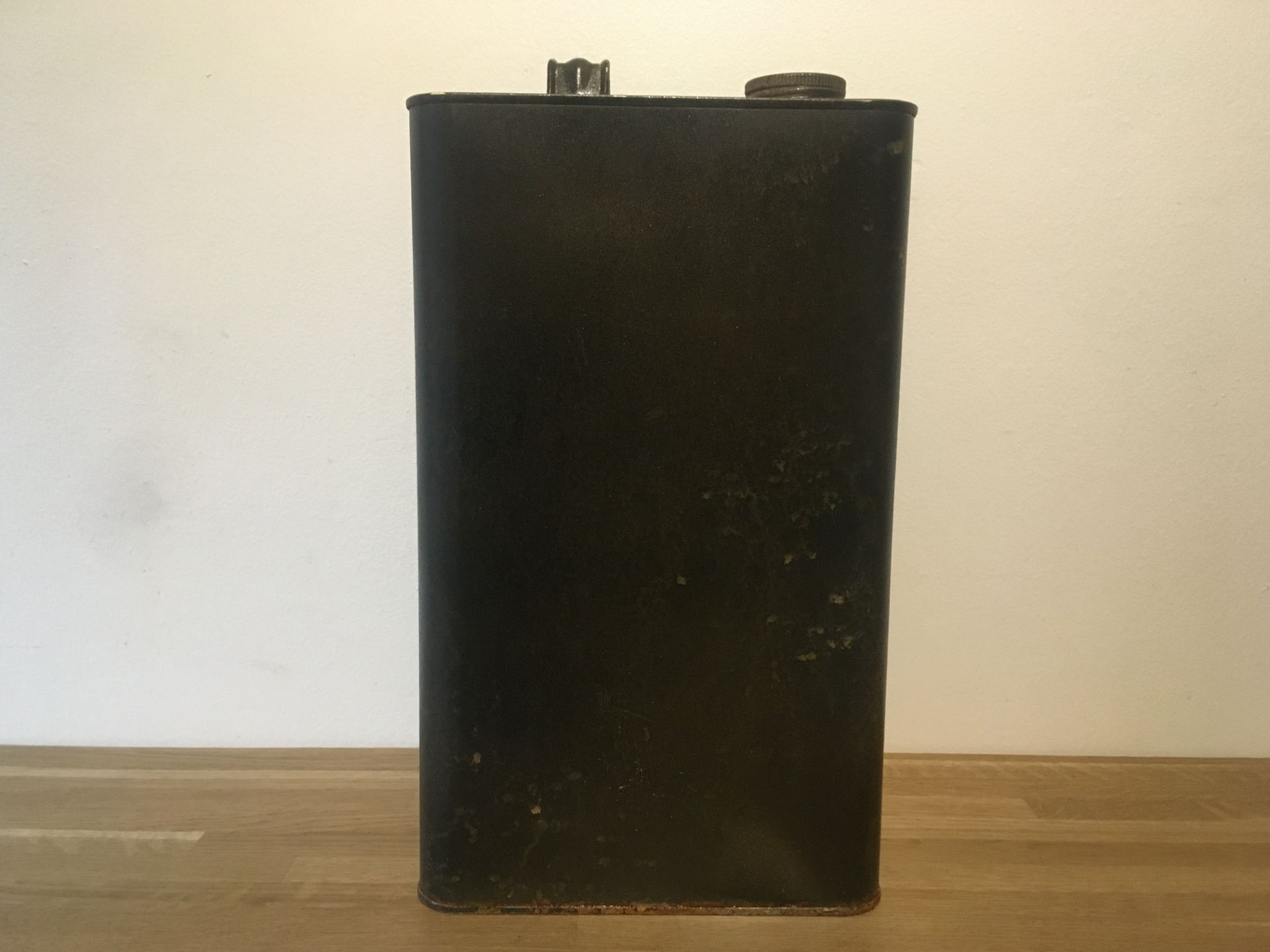 Shell Motor Oil Petrol Can - Image 5 of 6