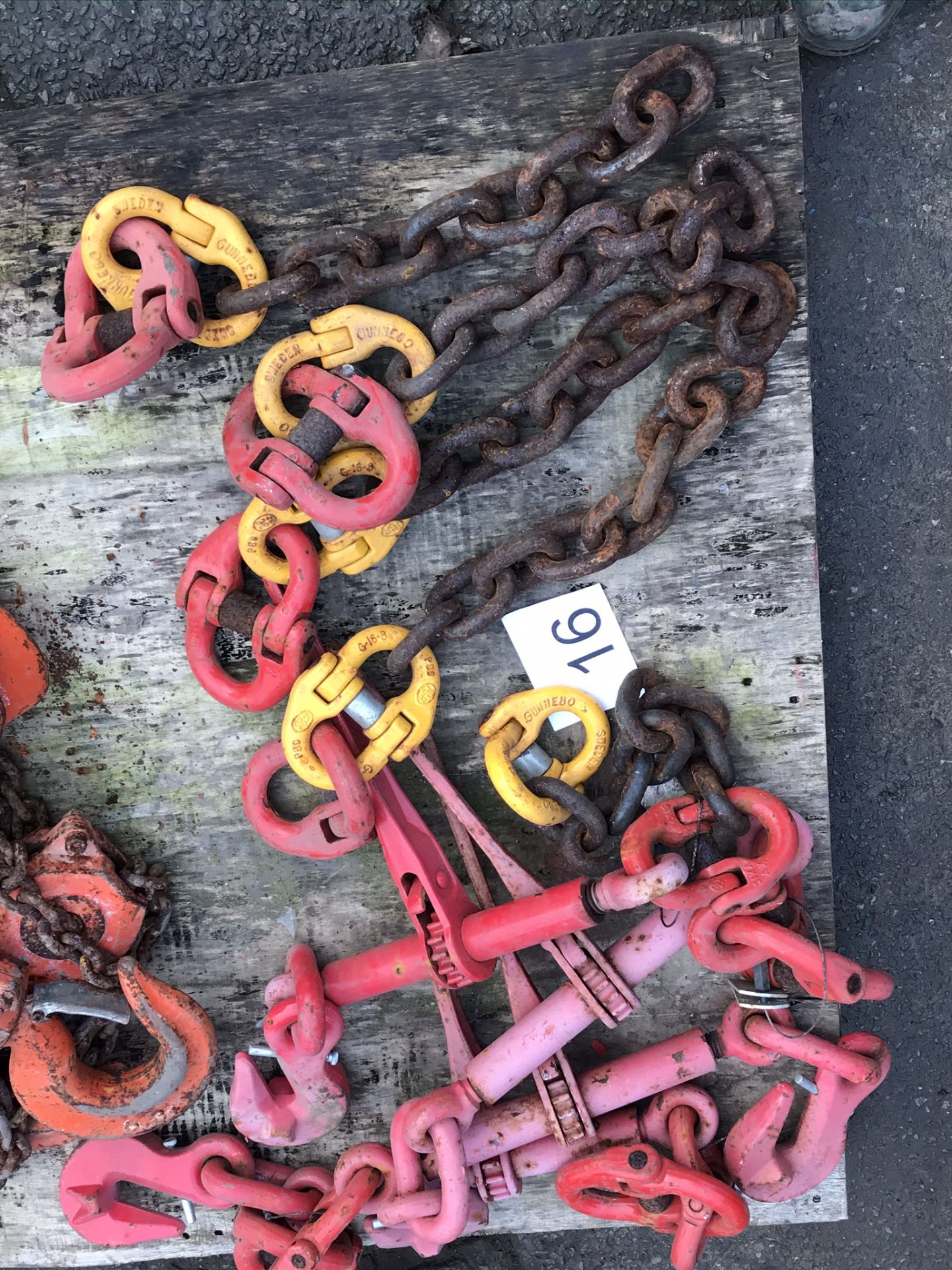 5 x 16tonne 16mm Loadbinders and chain