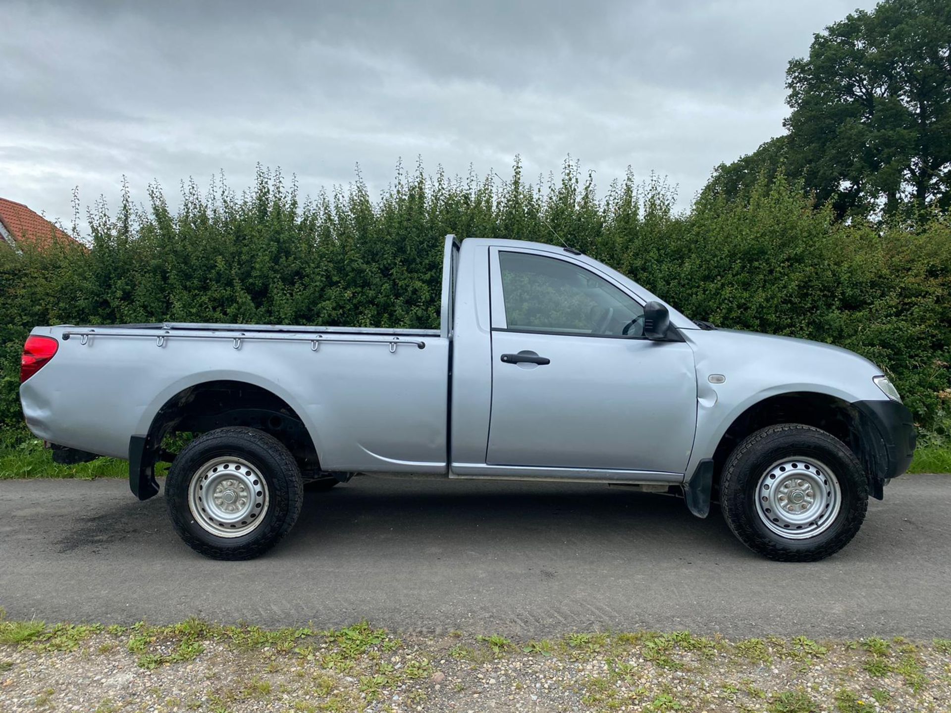 Mitsubishi L200 4 Work 2014 (64) - Image 9 of 11