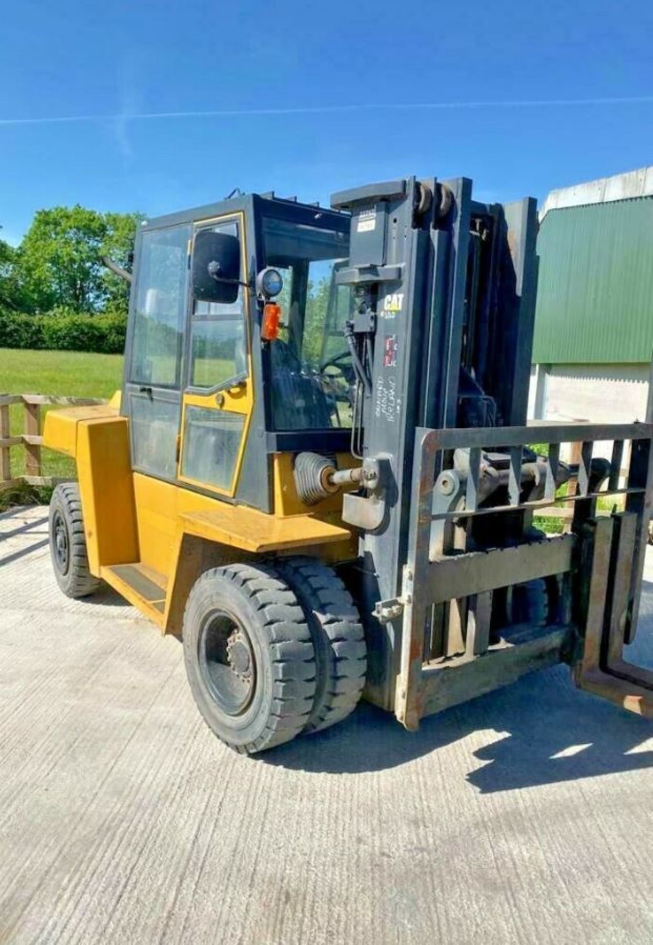 Caterpillar 7 Tonne Fork Lift