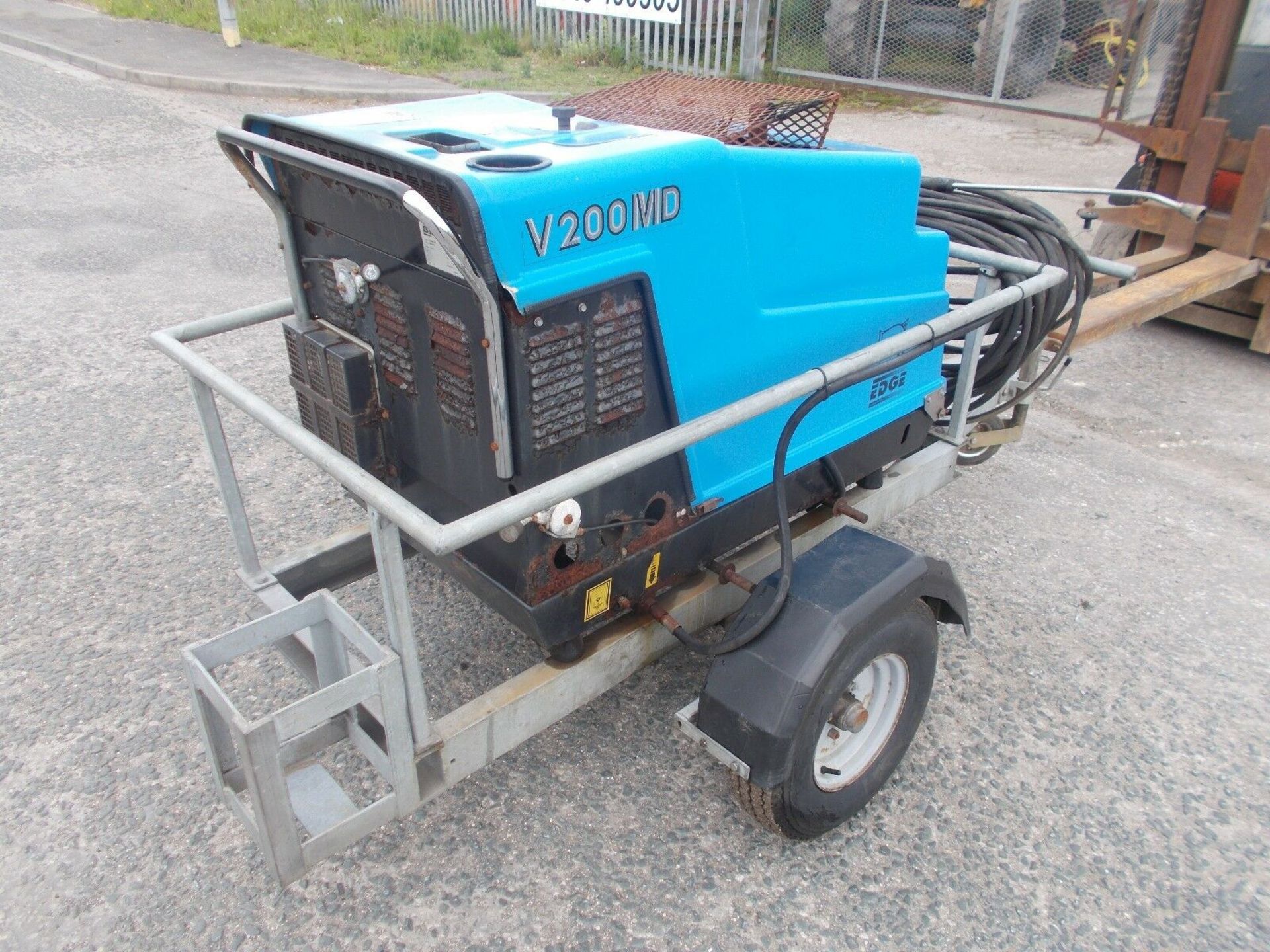 Edge V 200 MD Towable Hot and Cold Diesel Engined Pressure Washer 200 Bar - Image 2 of 7