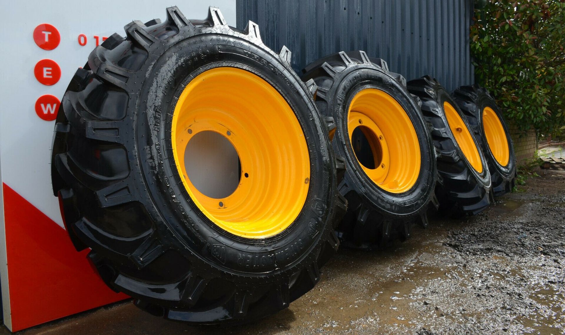 4 x JCB Sitemaster 15.5/80-24 Wheel and Tyres - Image 3 of 9