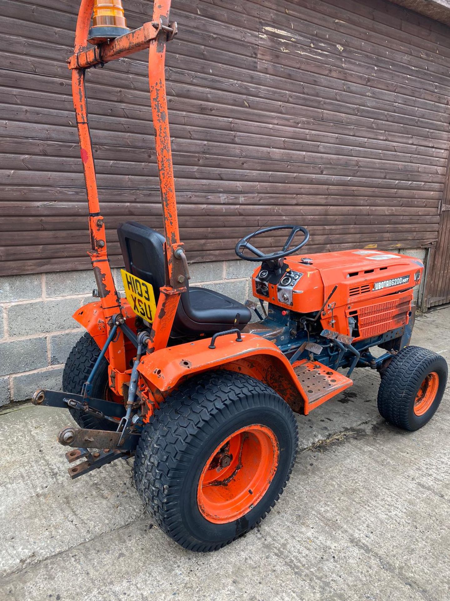 Kubota B6200 4WD Compact Tractor - Image 7 of 9