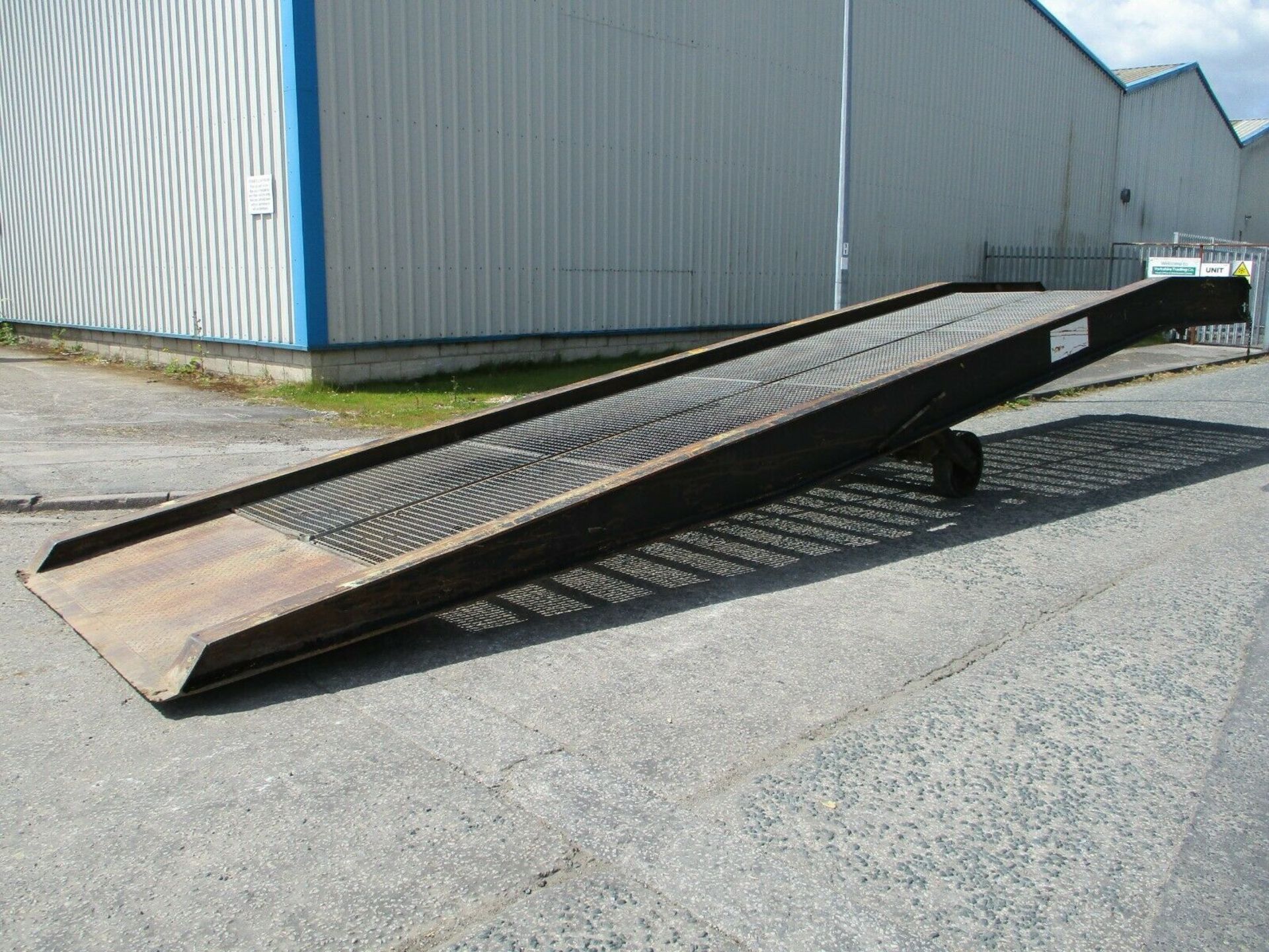 Container Loading Ramp - Image 3 of 10