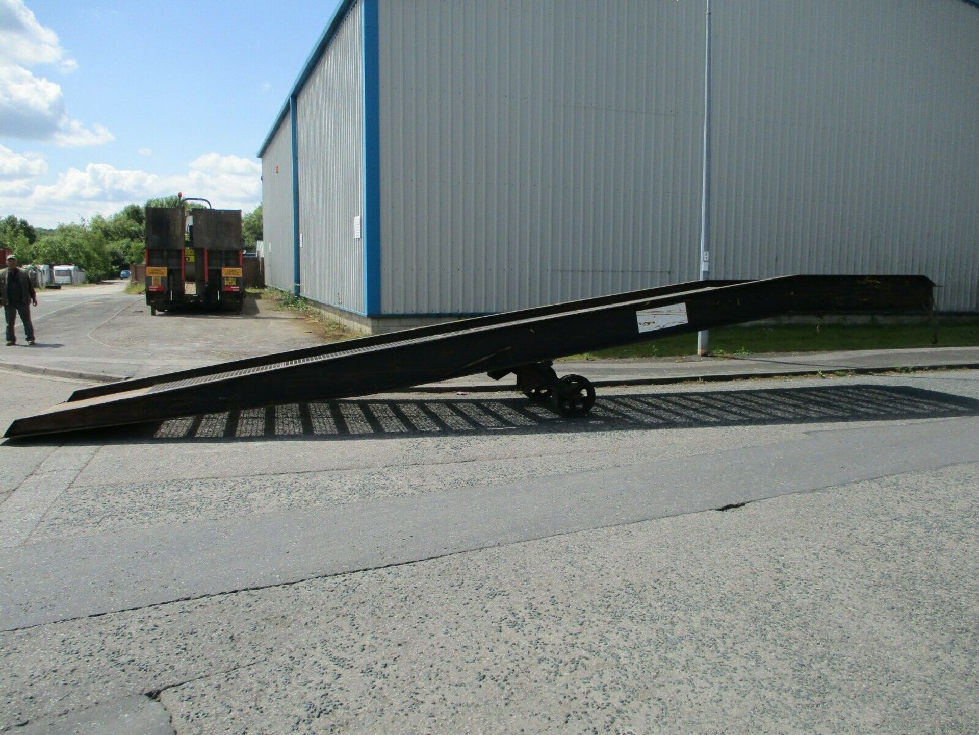 Container Loading Ramp - Image 4 of 10