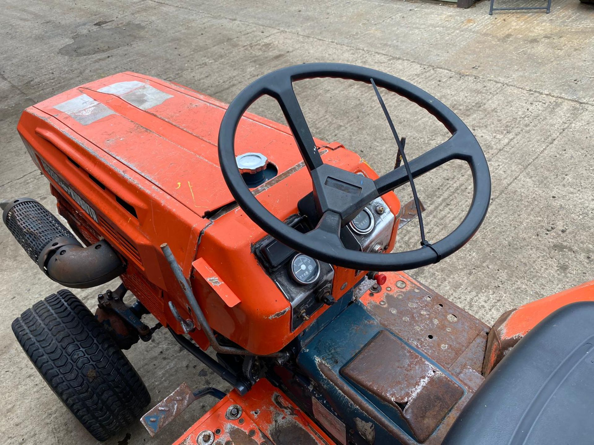 Kubota B6200 4WD Compact Tractor - Image 6 of 9