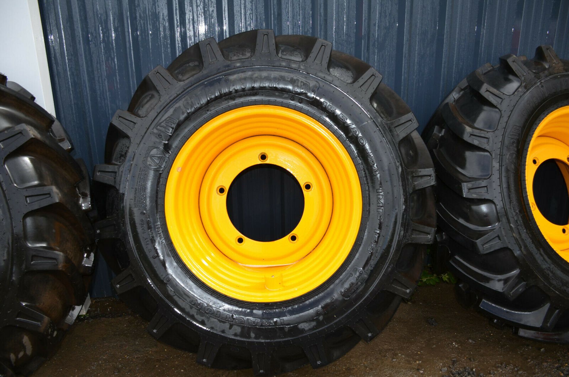 4 x JCB Sitemaster 15.5/80-24 Wheel and Tyres - Image 4 of 9