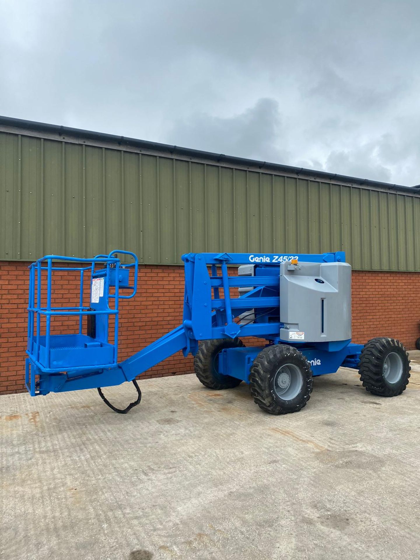 Genie z45/22 Cherry Picker - Image 12 of 14