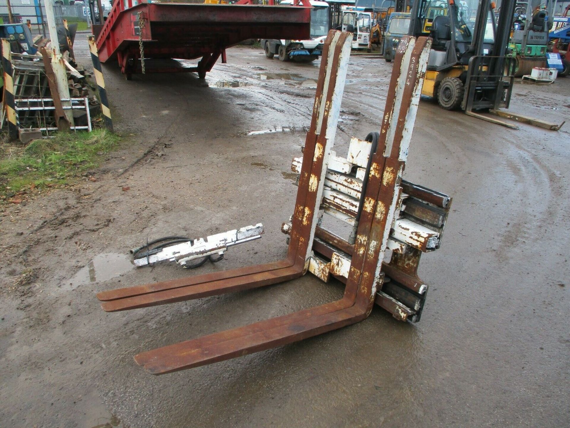 Cascade Multi Pallet Lifter - Image 3 of 6