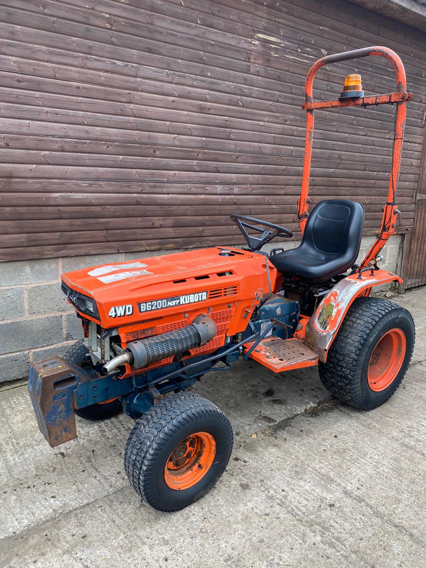 Kubota B6200 4WD Compact Tractor - Image 9 of 9