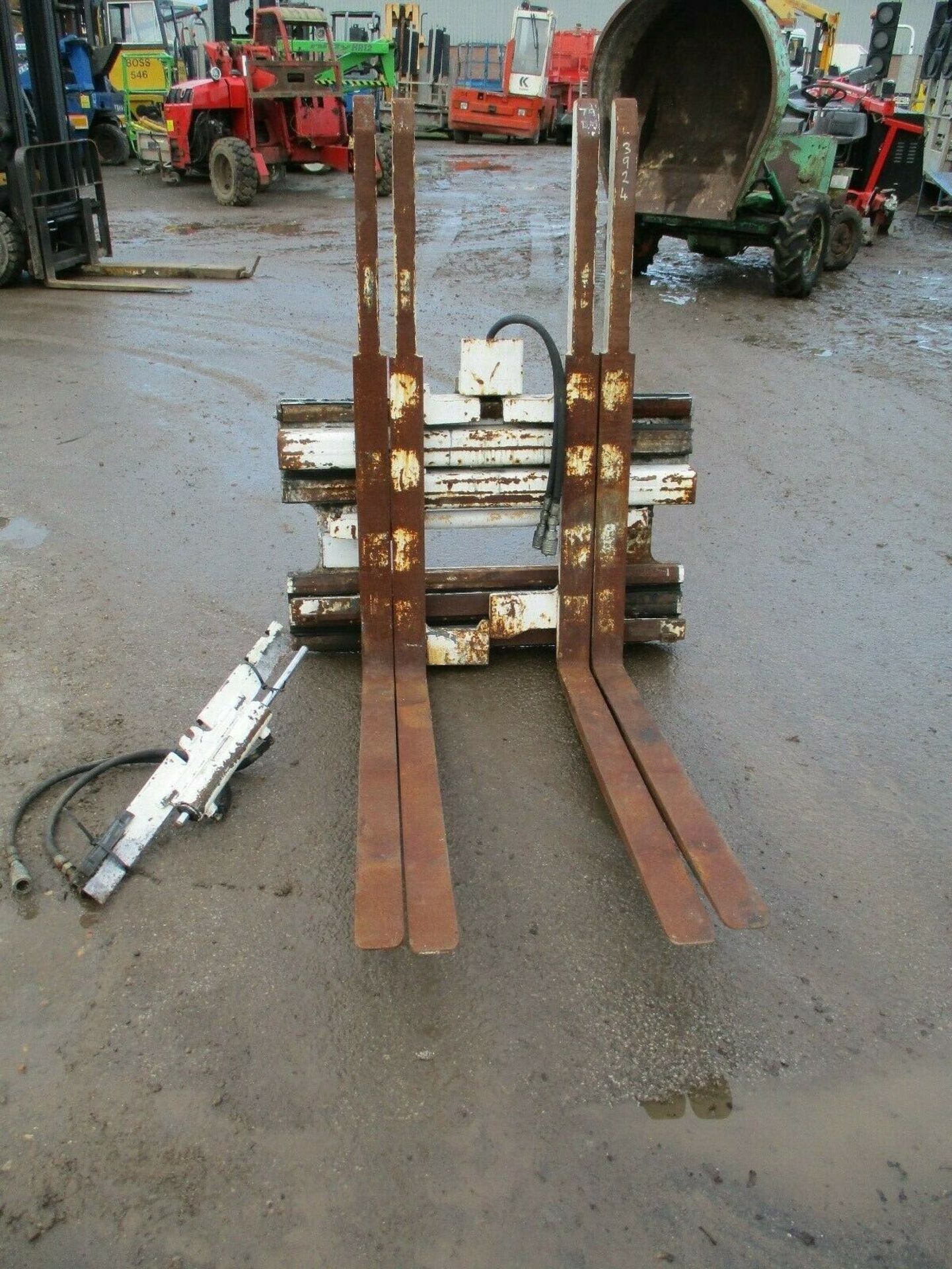 Cascade Multi Pallet Lifter - Image 2 of 6