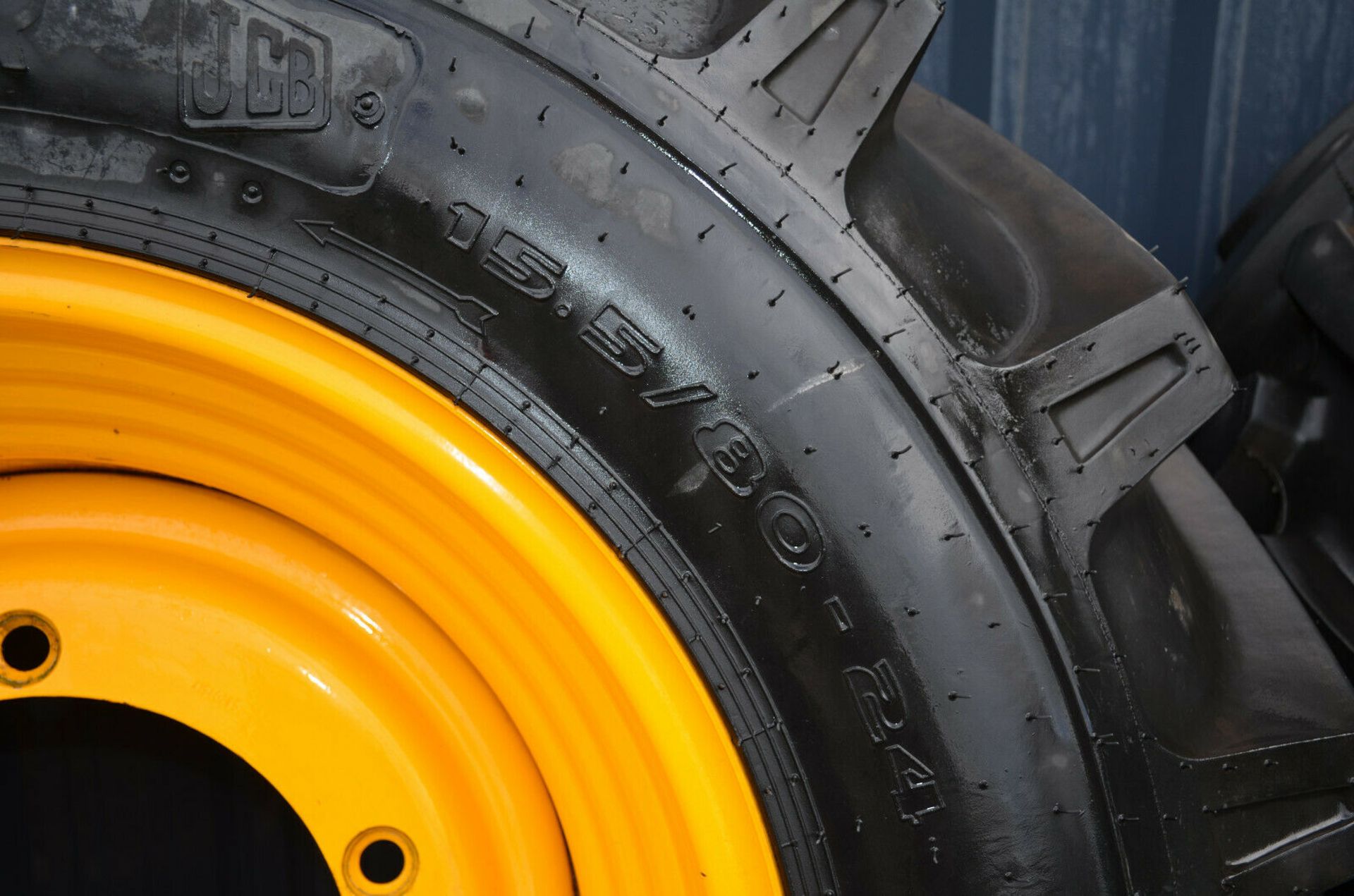 4 x JCB Sitemaster 15.5/80-24 Wheel and Tyres - Image 6 of 9