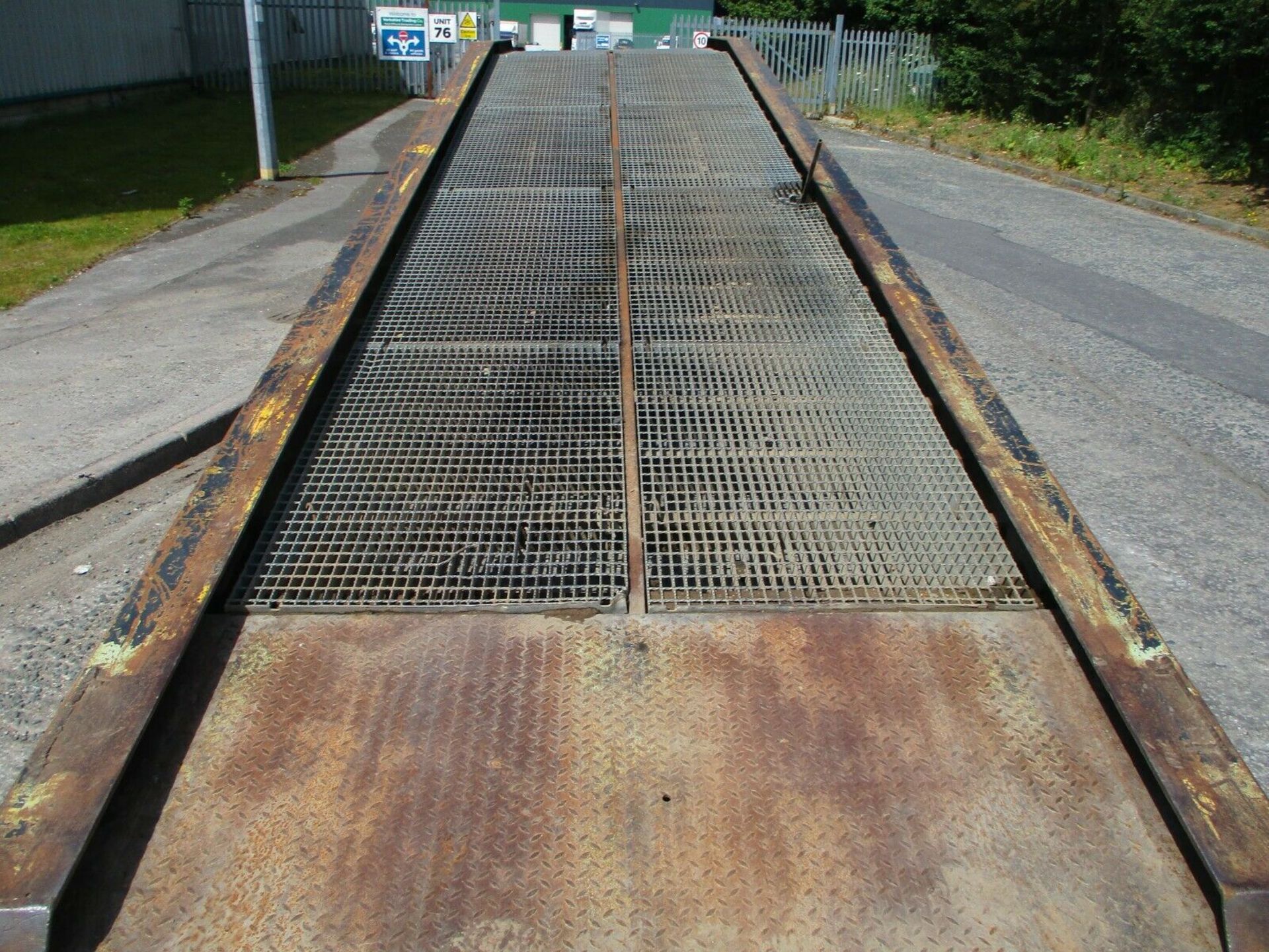 Container Loading Ramp - Image 2 of 10