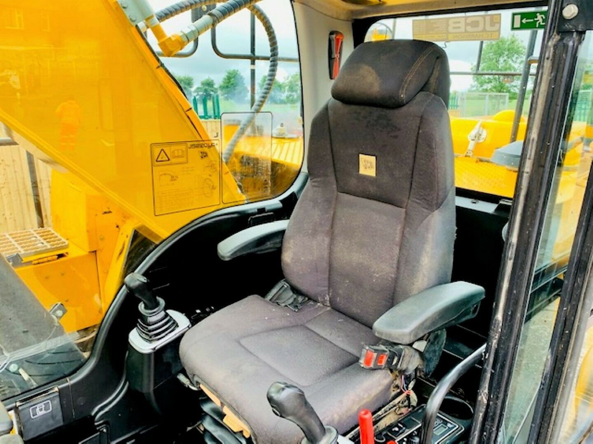 JCB JS220 LC Plus 2017 - Image 7 of 12