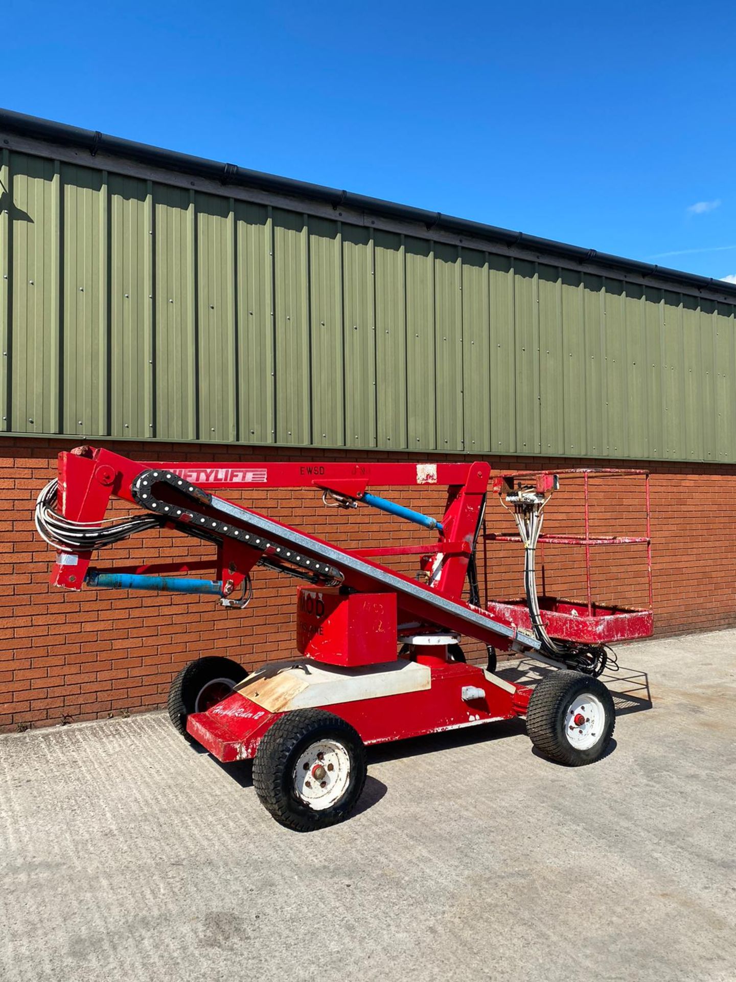 Niftylift HR12 E Electric Cherry Picker - Image 3 of 11