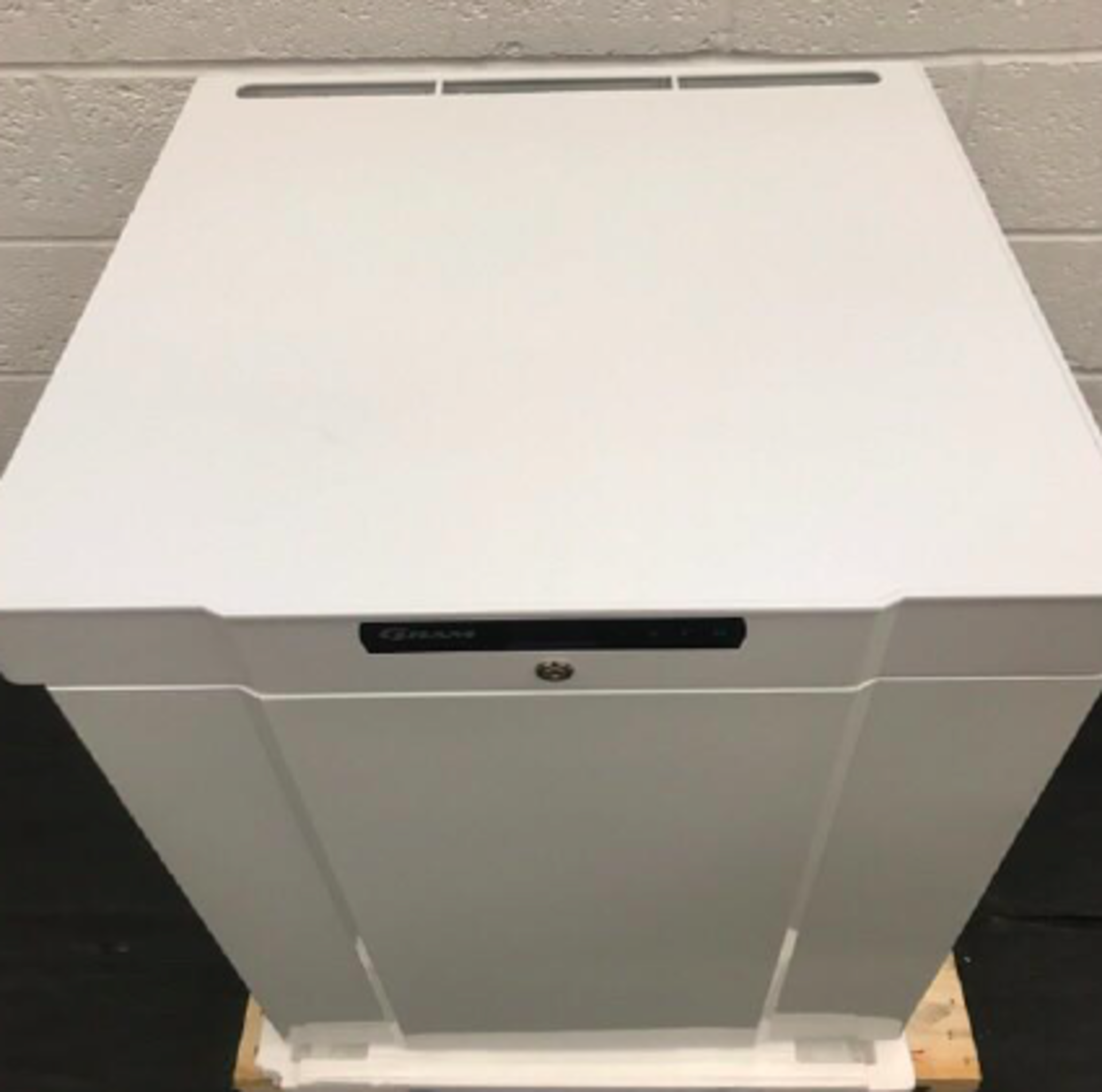 Compact K 210 LG 3W undercounter refrigerator - Image 2 of 10