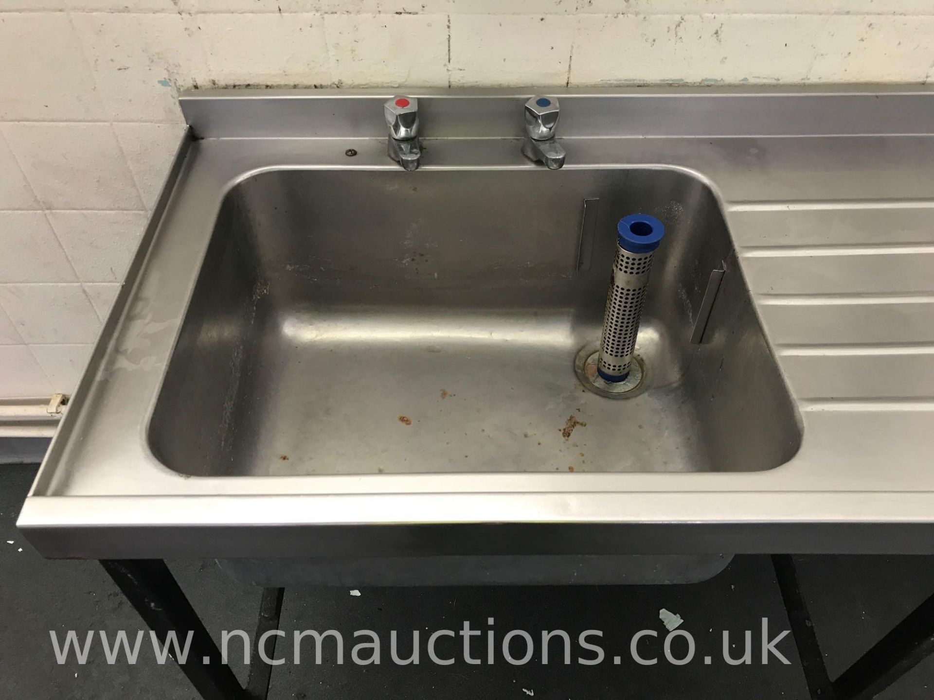 Large Single Stainless Steel Sink Unit - Image 2 of 3