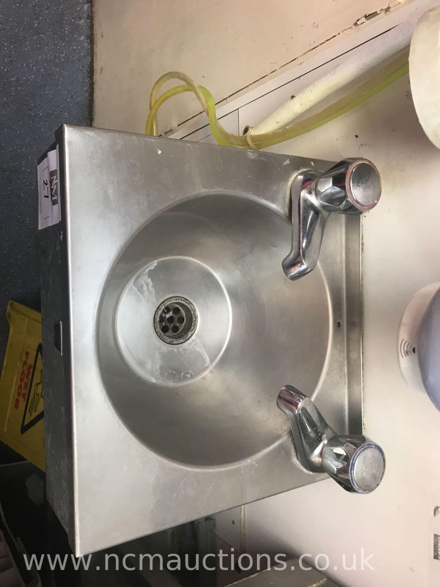Small Hand Washing Sink - Image 2 of 2