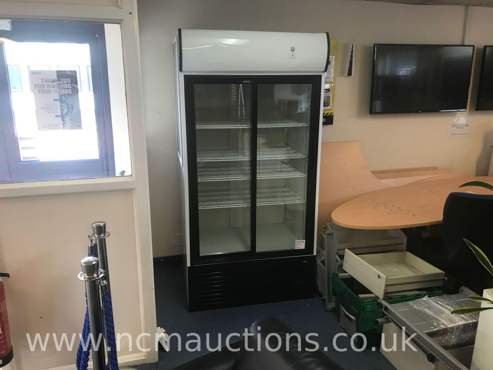 LEC Commercial Sliding Door Display Fridge - Image 4 of 4