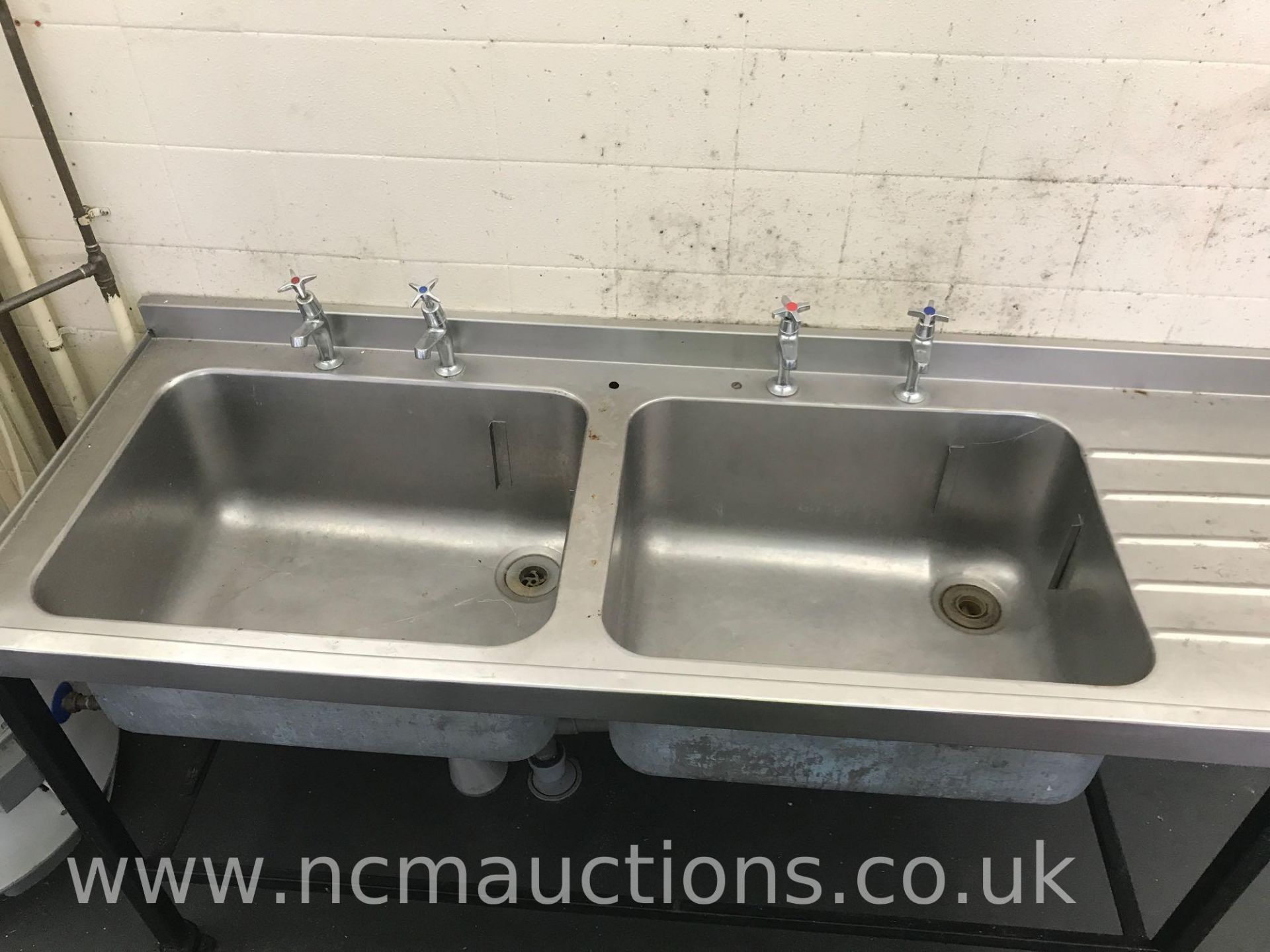 Large Double Sink Unit - Image 2 of 3