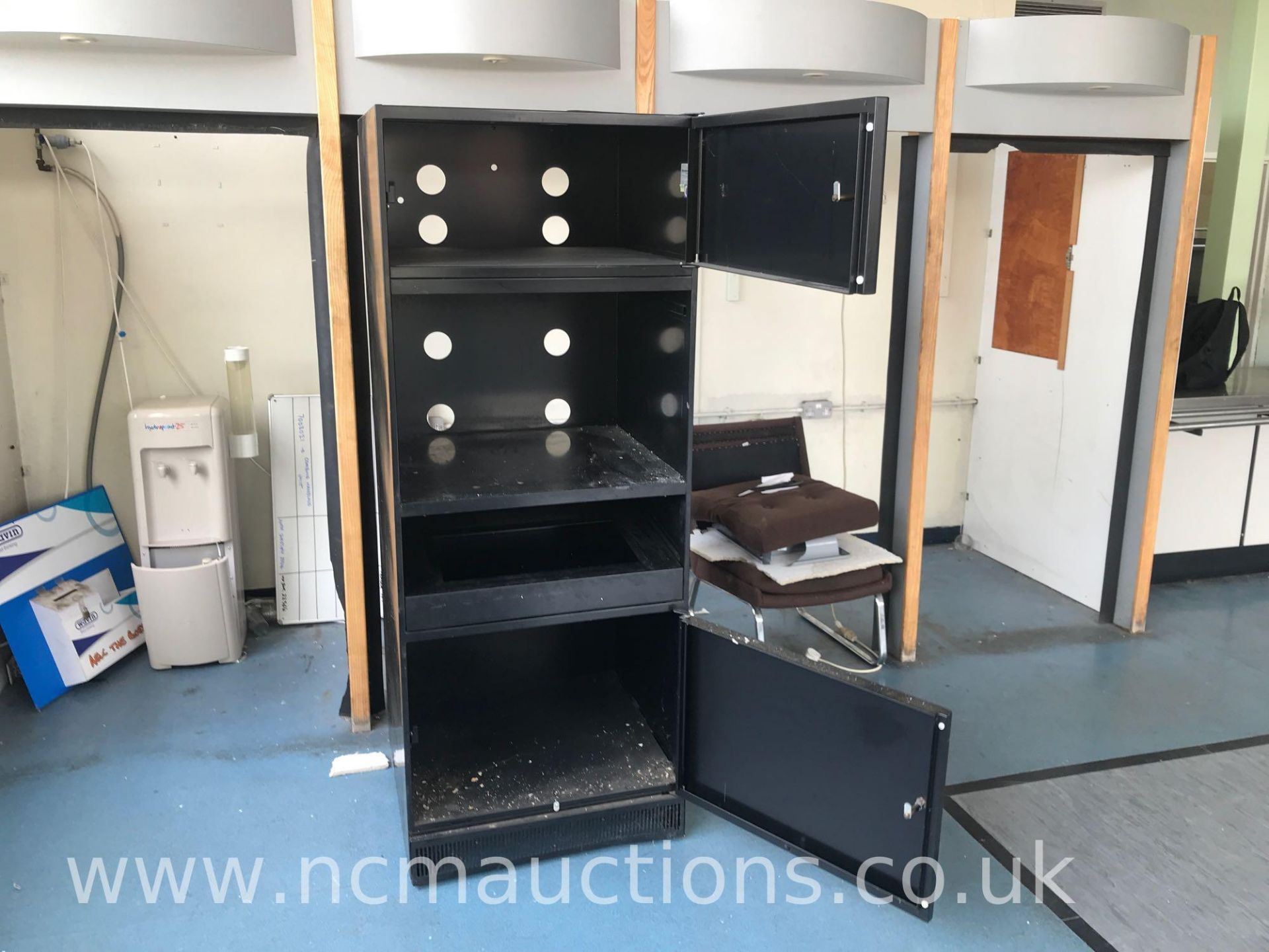 Black Lockable Metal Cabinet with Shelving - Image 3 of 3