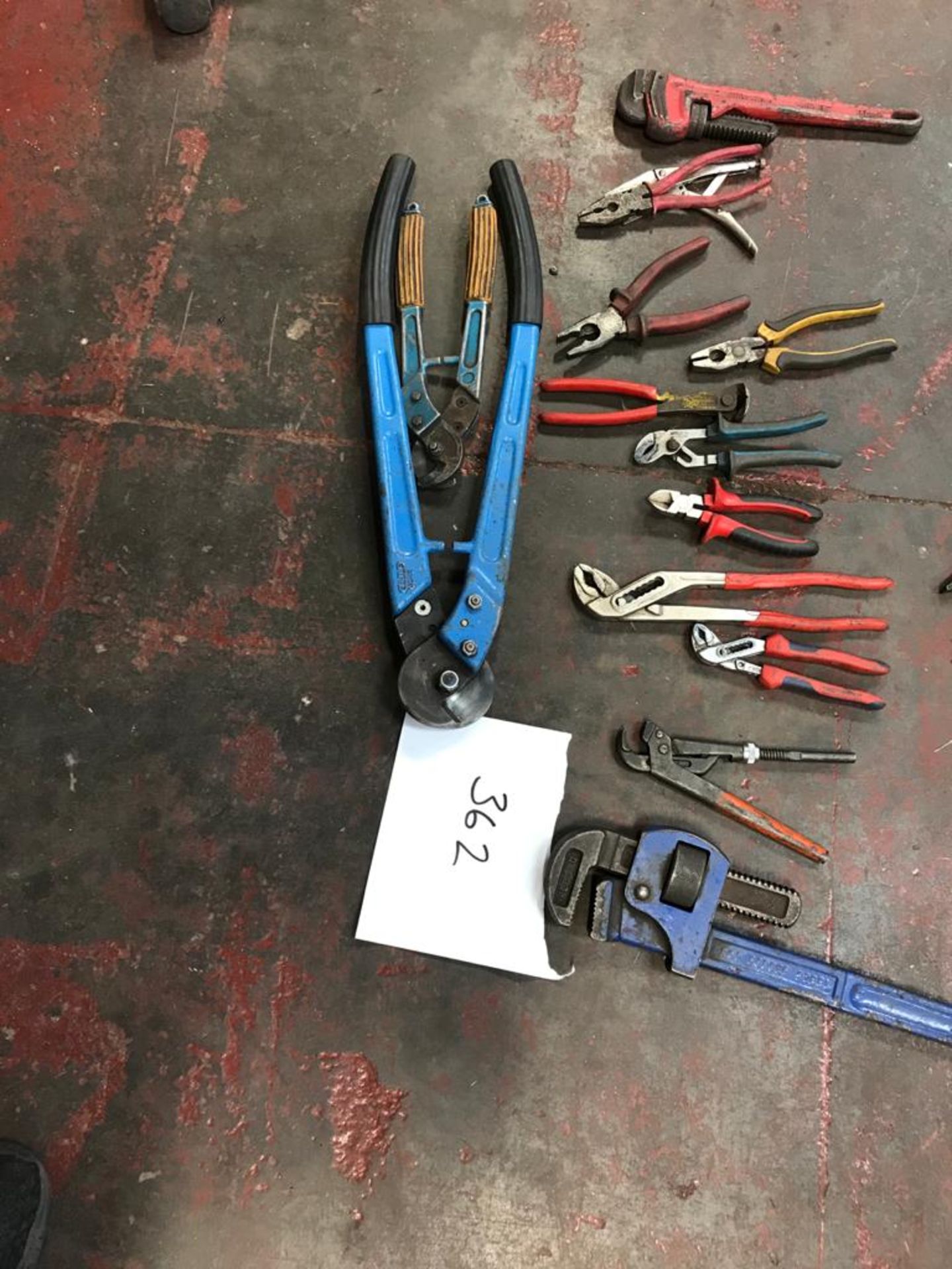 14 X PLIERS / CUTTERS/ WRENCHES