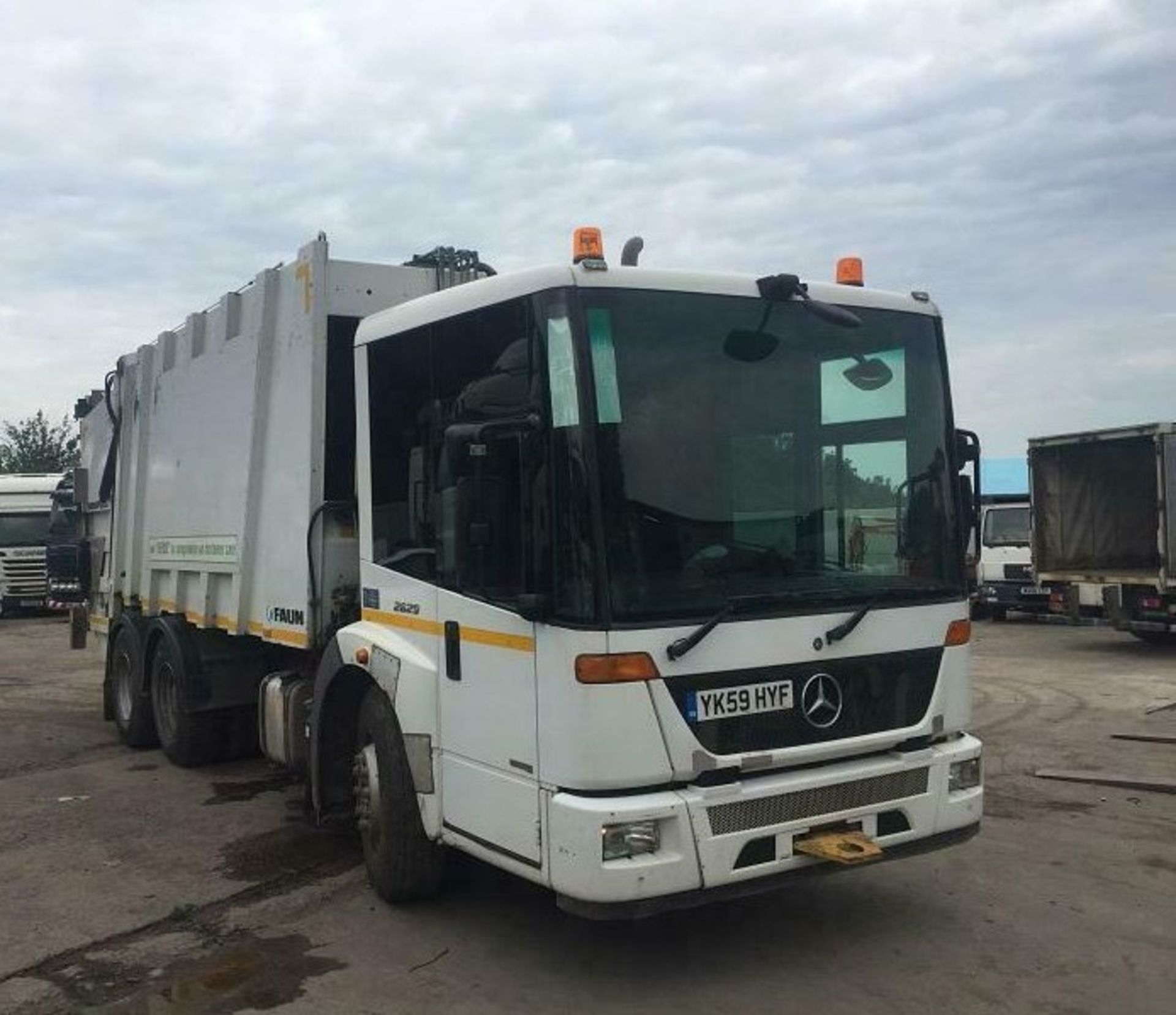 Mercedes Dustbin Lorry 2629 - Image 6 of 12