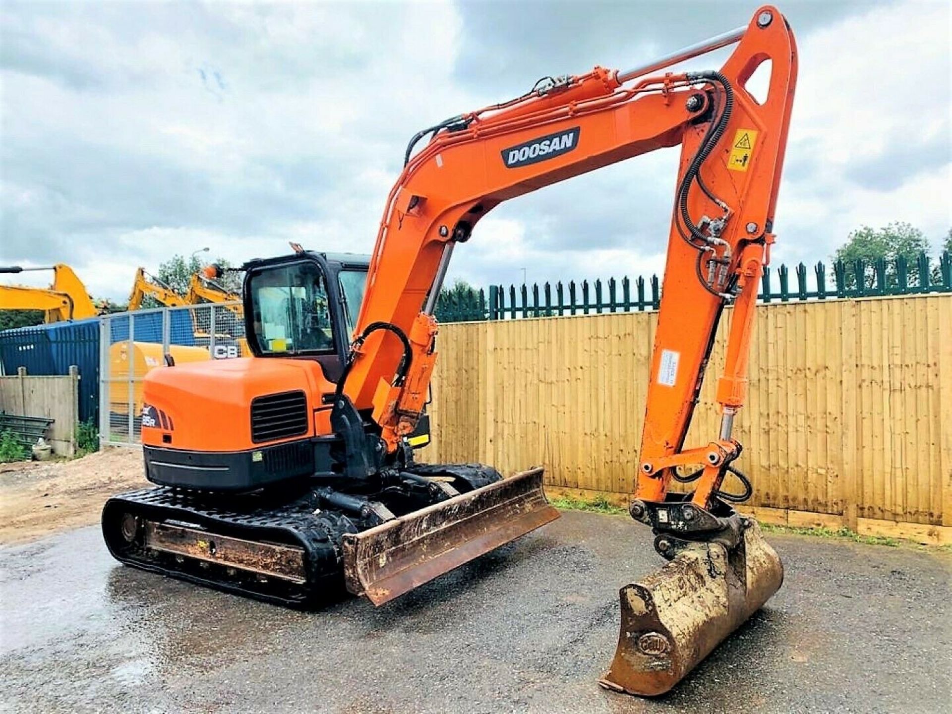 Doosan DX85R Excavator 2014 - Image 2 of 12