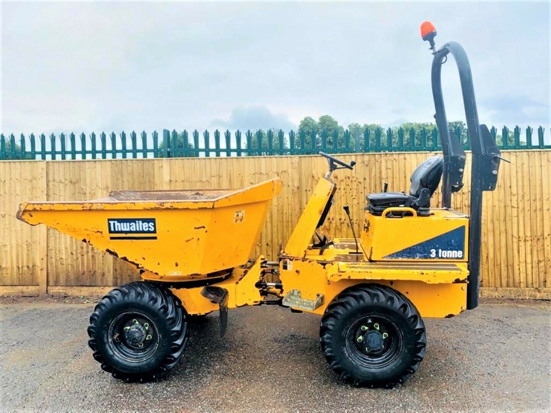 Thwaites MACH573 3 T Swivel Tip Dumper 2014 - Image 11 of 12