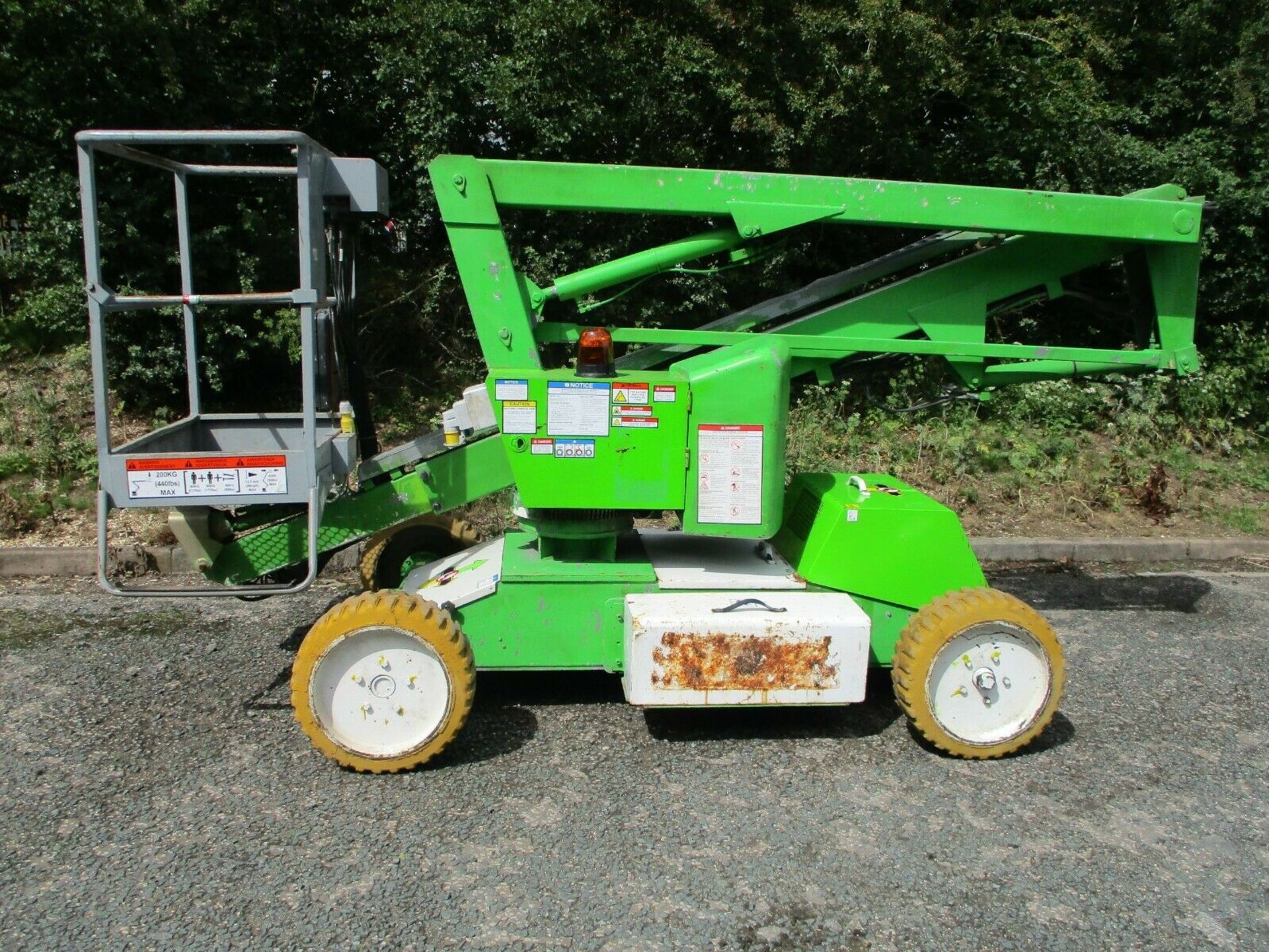 Nifty lift HR12 Self Propelled Access Platform 2007 - Image 11 of 12