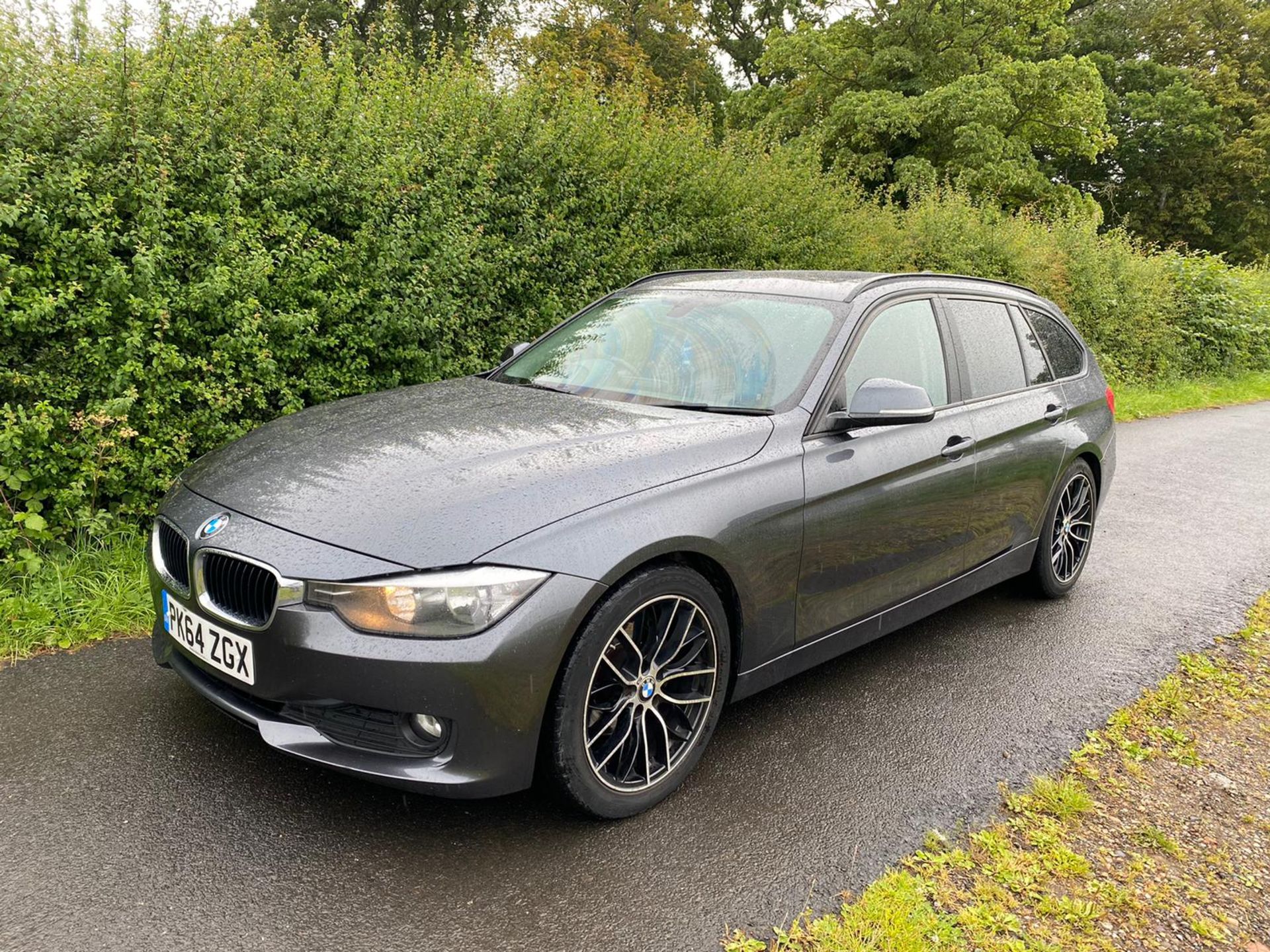 BMW 320D Touring Estate - Image 2 of 14