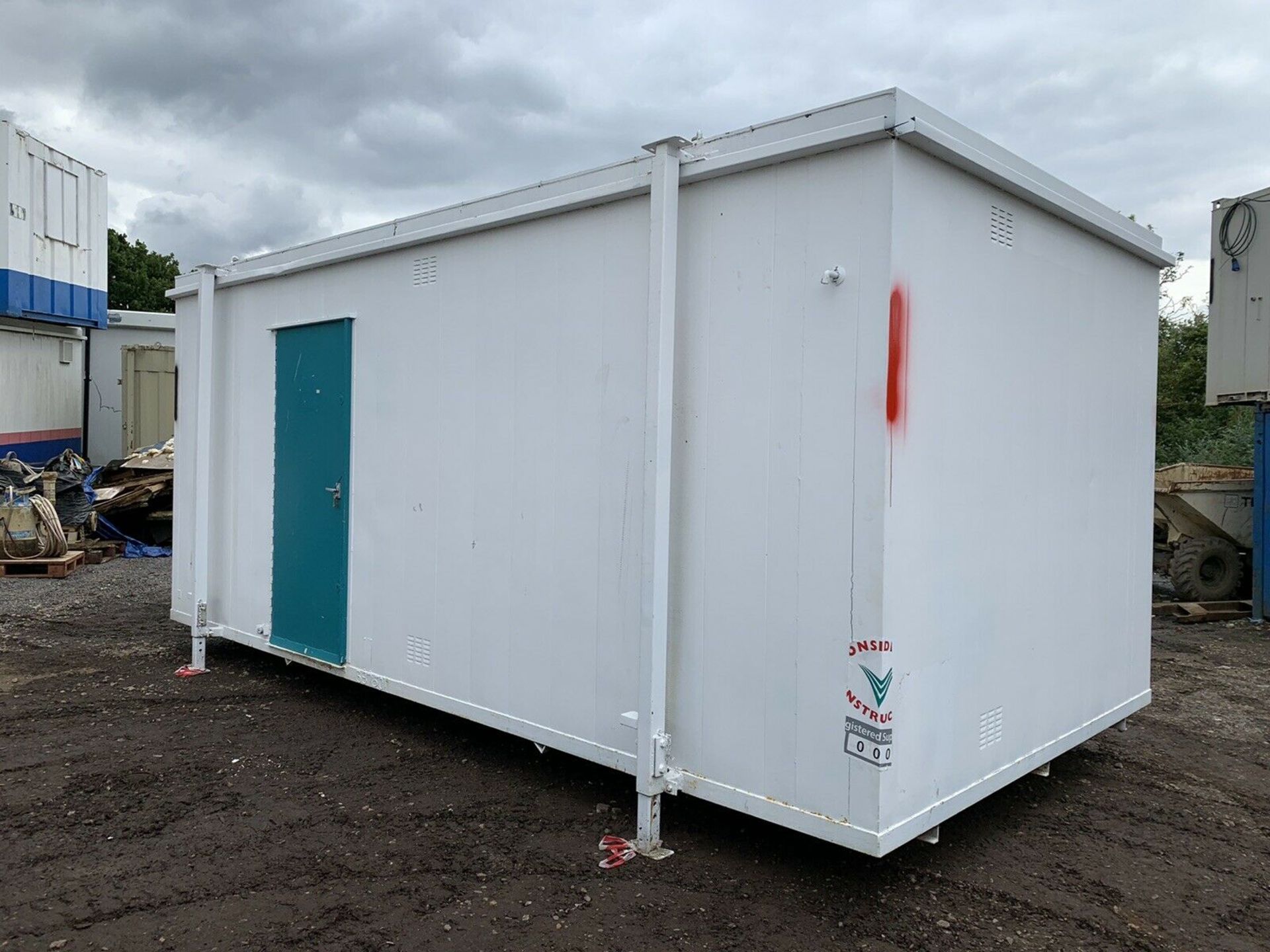 Portable Toilet Block 24ft x 10ft - Image 6 of 13